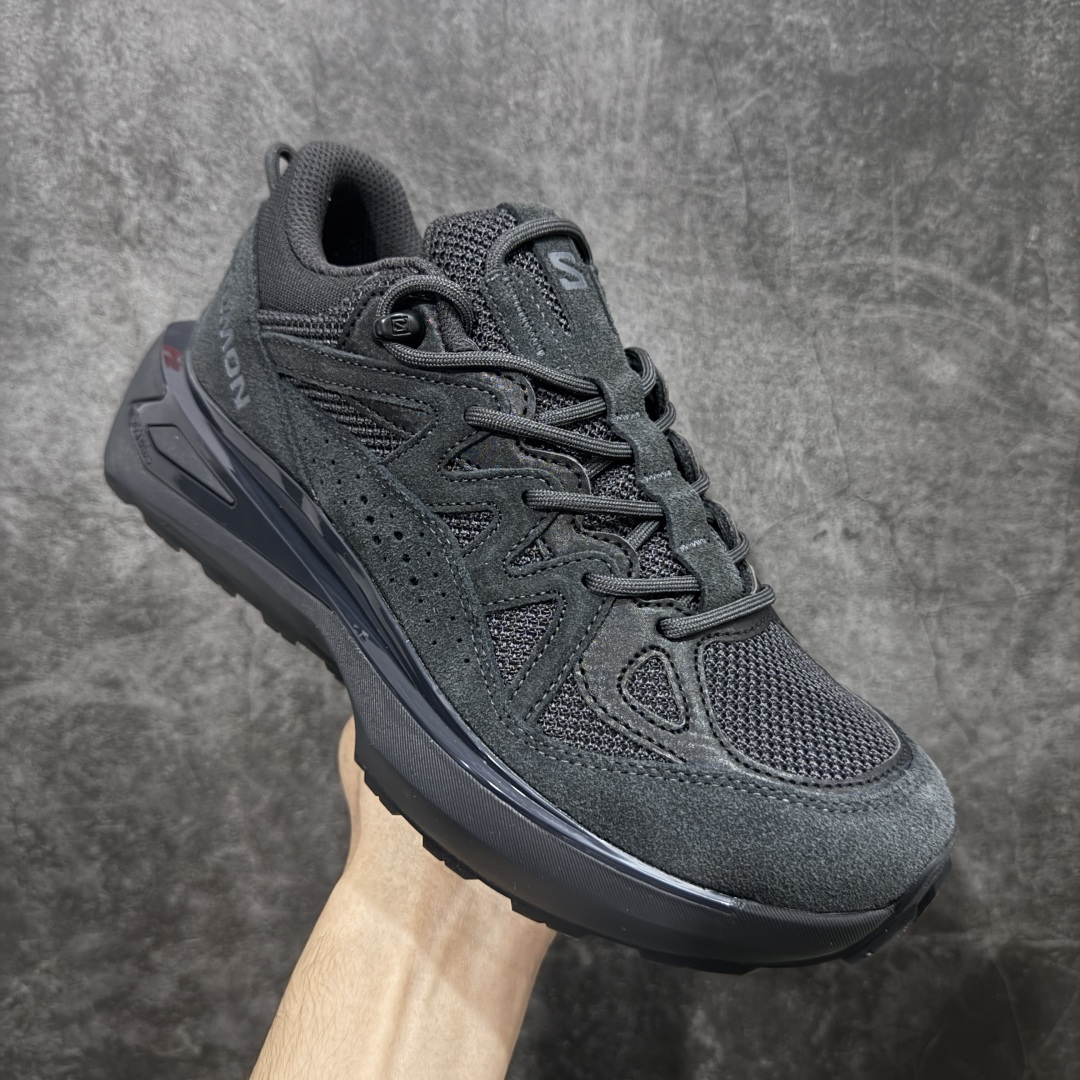 图片[3]-【巅峰版】SALOMON萨洛蒙 ODYSSEY ELMT LOW LTR 柔软舒适 耐磨透气轻便 低帮 生活休闲鞋 男款 雷军同款 473766 纯原外贸平台特供订单 耗时半年巨作 全套原纸板楦头开发 原厂特供网布配套加持 确保原汁原味 完美呈现版型 原档数据独家私模五层组合大底 原装Ortholite轻量化鞋垫 中底布带钢印编号 原厂TPU锁扣 进口港宝加持 后跟自然饱满 还原公司包裹性 鞋面以“锯齿”状的包裹系统呈现 在基色底之下加入了各种色点缀 将公司的最新技术和时尚前卫的造型融入耐用的长跑款式中 鞋面由 TPU 薄膜制成 并焊接在高耐磨网眼上 使其既时尚又坚固 由 ACS底盘支撑 可增强稳定性和支撑力 以及由橡胶凸耳 Contragrip外底覆盖的 EVA 缓冲中底 旨在应对崎岖的地形 鞋舌上的彩色Salomon 标签、Quicklace 系统以及鞋头、鞋舌和鞋跟上的附加品牌使细节更加完美 让穿着者可以轻松驾驭户外与通勤下的任何运动生活场景 无缝鞋身户外随意纵横 颜值与脚感兼备 出街通勤 绝对非常吸睛 你值得拥有 尺码：40 40.5 41 42 42.5 43 44 44.5 45-选品中心