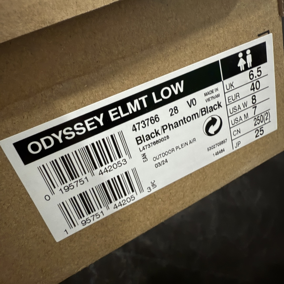 图片[8]-【巅峰版】SALOMON萨洛蒙 ODYSSEY ELMT LOW LTR 柔软舒适 耐磨透气轻便 低帮 生活休闲鞋 男款 雷军同款 473766 纯原外贸平台特供订单 耗时半年巨作 全套原纸板楦头开发 原厂特供网布配套加持 确保原汁原味 完美呈现版型 原档数据独家私模五层组合大底 原装Ortholite轻量化鞋垫 中底布带钢印编号 原厂TPU锁扣 进口港宝加持 后跟自然饱满 还原公司包裹性 鞋面以“锯齿”状的包裹系统呈现 在基色底之下加入了各种色点缀 将公司的最新技术和时尚前卫的造型融入耐用的长跑款式中 鞋面由 TPU 薄膜制成 并焊接在高耐磨网眼上 使其既时尚又坚固 由 ACS底盘支撑 可增强稳定性和支撑力 以及由橡胶凸耳 Contragrip外底覆盖的 EVA 缓冲中底 旨在应对崎岖的地形 鞋舌上的彩色Salomon 标签、Quicklace 系统以及鞋头、鞋舌和鞋跟上的附加品牌使细节更加完美 让穿着者可以轻松驾驭户外与通勤下的任何运动生活场景 无缝鞋身户外随意纵横 颜值与脚感兼备 出街通勤 绝对非常吸睛 你值得拥有 尺码：40 40.5 41 42 42.5 43 44 44.5 45-选品中心