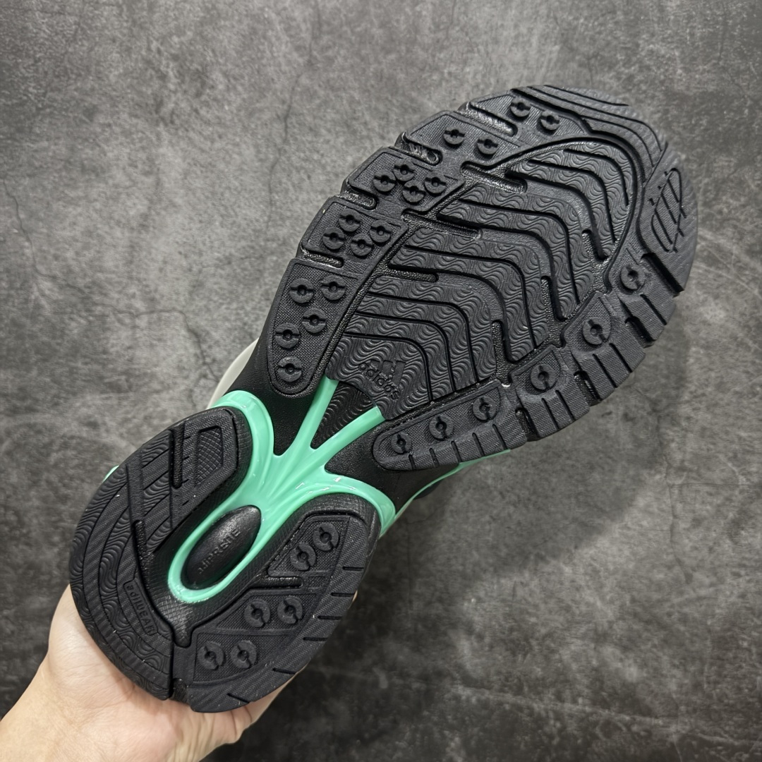 图片[9]-【纯原版】外贸爆款 Pharrell x AD Adistar Jellyfish 联名款低帮复古风老爹鞋水母鞋 JP9276 未来科技感十足 以3D风格焕新演绎标志性三条纹 为造型添上点睛之笔 金属质感视觉效果TPU自带哑光反射 非常的细节 最大的亮点无疑是鞋屁股 大块的tpu包裹 让增高的大底不再突兀 更显腿长脚细 尺码：36 36.5 37 38 38.5 39 40 40.5 41 42 42.5 43 44 44.5 45 46 47-选品中心