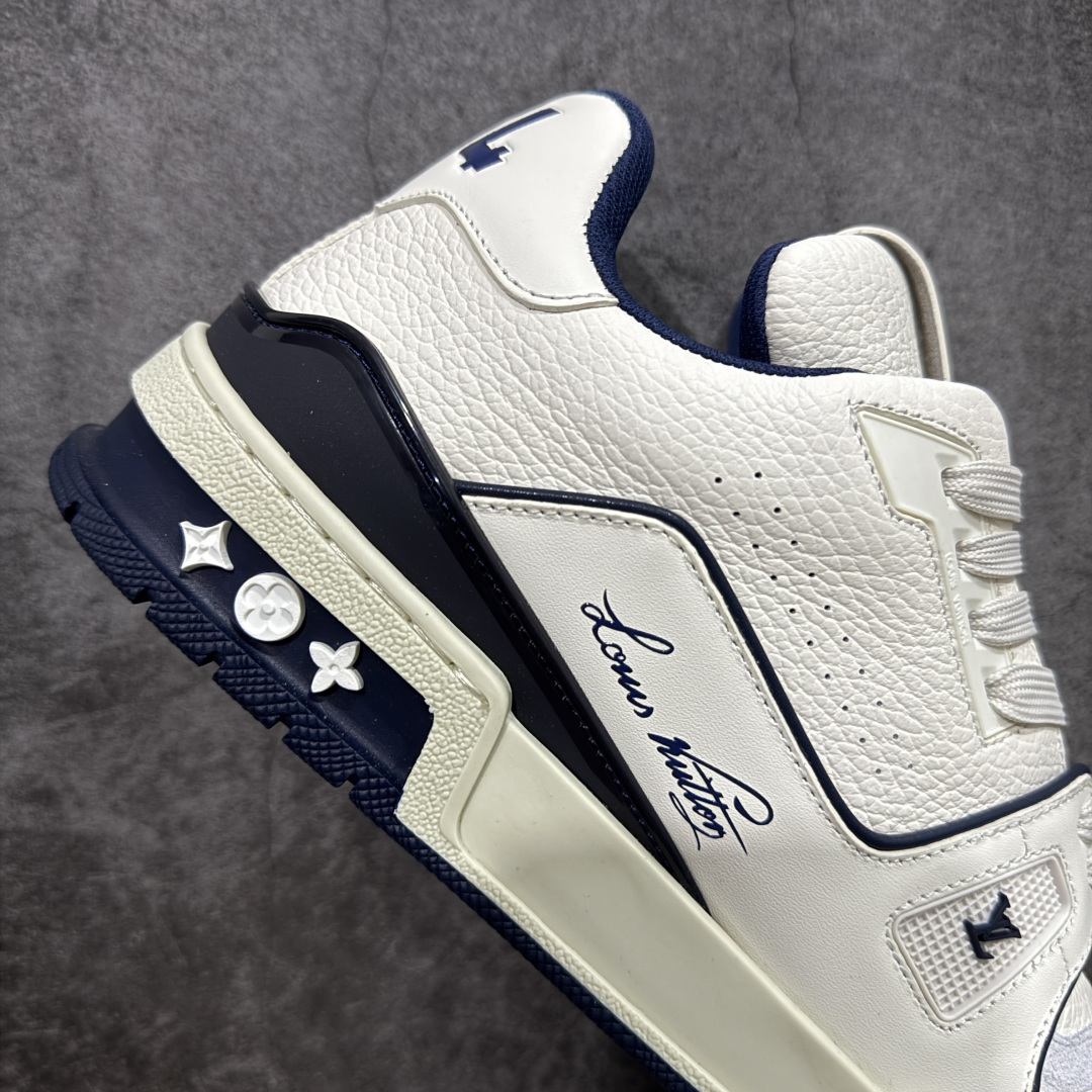 图片[7]-【ZOD版本】Louis Vuitton LV Trainer系列运动休闲板鞋 独家订单，从压花工艺、TPU胶片至大底制作，均采用独立开发的专属模具。定制皮料，细致还原原版纹路与光泽度，真正做到1：1对标原版。 真材实料，毫不妥协——克重与原鞋保持一致，上手一掂便知，原鞋的压手感，扎实分量与质感。市面上许多版本为控制成本，克重往往偏轻很多. 看货说话，真正原汁原味，不惧对比。懂行的大哥请看过来，市面上流通的各个版本任你比对，我们信心十足，静候您的检验。 尺码：35-46-选品中心