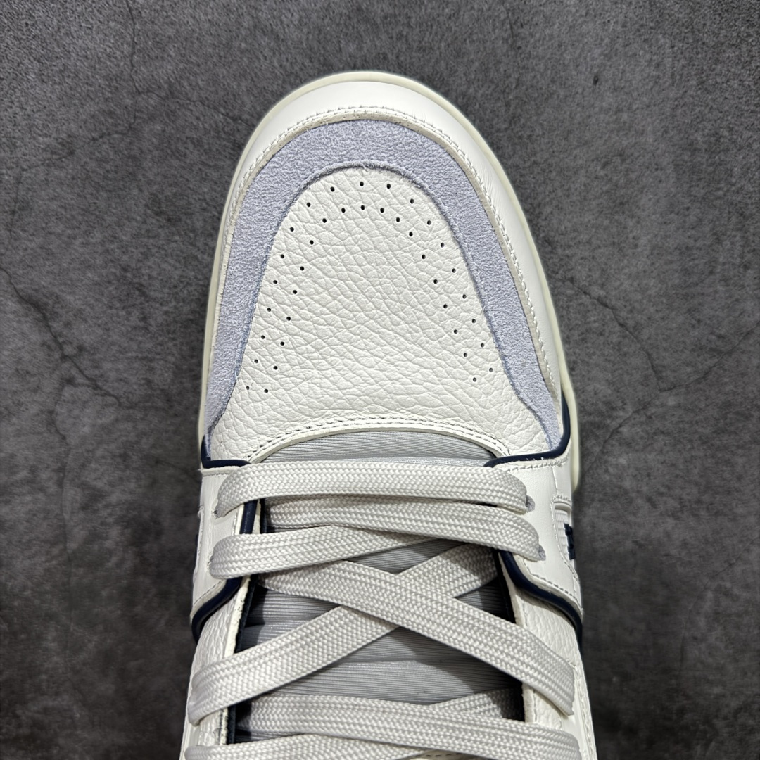 图片[5]-【ZOD版本】Louis Vuitton LV Trainer系列运动休闲板鞋 独家订单，从压花工艺、TPU胶片至大底制作，均采用独立开发的专属模具。定制皮料，细致还原原版纹路与光泽度，真正做到1：1对标原版。 真材实料，毫不妥协——克重与原鞋保持一致，上手一掂便知，原鞋的压手感，扎实分量与质感。市面上许多版本为控制成本，克重往往偏轻很多. 看货说话，真正原汁原味，不惧对比。懂行的大哥请看过来，市面上流通的各个版本任你比对，我们信心十足，静候您的检验。 尺码：35-46-选品中心