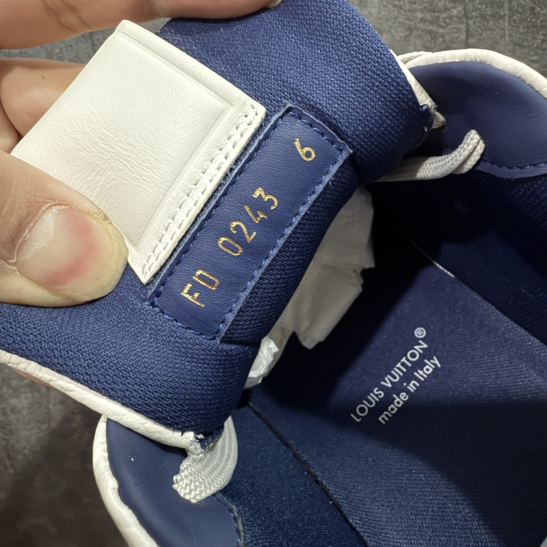 图片[8]-【ZOD版本】Louis Vuitton LV Trainer系列运动休闲板鞋 独家订单，从压花工艺、TPU胶片至大底制作，均采用独立开发的专属模具。定制皮料，细致还原原版纹路与光泽度，真正做到1：1对标原版。 真材实料，毫不妥协——克重与原鞋保持一致，上手一掂便知，原鞋的压手感，扎实分量与质感。市面上许多版本为控制成本，克重往往偏轻很多. 看货说话，真正原汁原味，不惧对比。懂行的大哥请看过来，市面上流通的各个版本任你比对，我们信心十足，静候您的检验。 尺码：35-46-选品中心