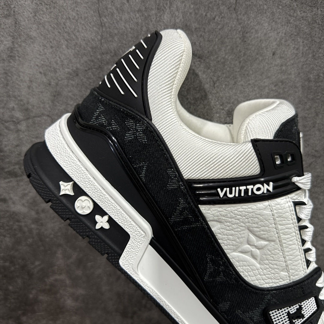 图片[7]-【ZOD版本】Louis Vuitton LV Trainer系列运动休闲板鞋 独家订单，从压花工艺、TPU胶片至大底制作，均采用独立开发的专属模具。定制皮料，细致还原原版纹路与光泽度，真正做到1：1对标原版。 真材实料，毫不妥协——克重与原鞋保持一致，上手一掂便知，原鞋的压手感，扎实分量与质感。市面上许多版本为控制成本，克重往往偏轻很多. 看货说话，真正原汁原味，不惧对比。懂行的大哥请看过来，市面上流通的各个版本任你比对，我们信心十足，静候您的检验。 尺码：35-46-选品中心