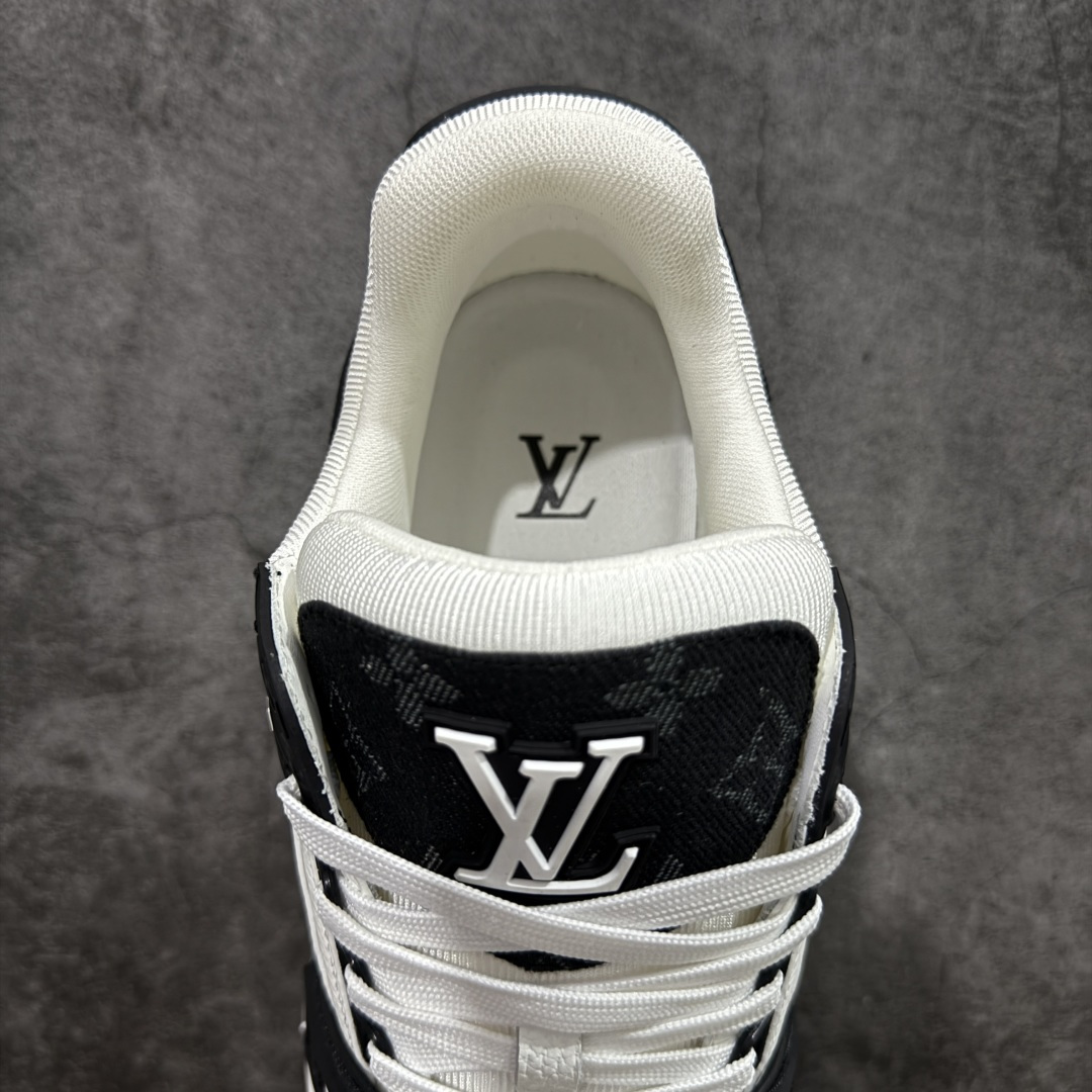 图片[8]-【ZOD版本】Louis Vuitton LV Trainer系列运动休闲板鞋 独家订单，从压花工艺、TPU胶片至大底制作，均采用独立开发的专属模具。定制皮料，细致还原原版纹路与光泽度，真正做到1：1对标原版。 真材实料，毫不妥协——克重与原鞋保持一致，上手一掂便知，原鞋的压手感，扎实分量与质感。市面上许多版本为控制成本，克重往往偏轻很多. 看货说话，真正原汁原味，不惧对比。懂行的大哥请看过来，市面上流通的各个版本任你比对，我们信心十足，静候您的检验。 尺码：35-46-选品中心