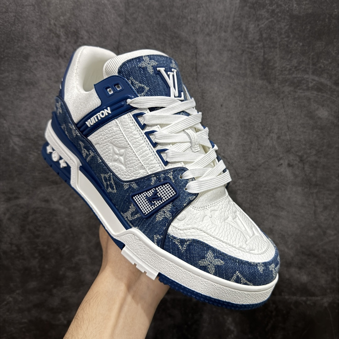 图片[3]-【ZOD版本】Louis Vuitton LV Trainer系列运动休闲板鞋 独家订单，从压花工艺、TPU胶片至大底制作，均采用独立开发的专属模具。定制皮料，细致还原原版纹路与光泽度，真正做到1：1对标原版。 真材实料，毫不妥协——克重与原鞋保持一致，上手一掂便知，原鞋的压手感，扎实分量与质感。市面上许多版本为控制成本，克重往往偏轻很多. 看货说话，真正原汁原味，不惧对比。懂行的大哥请看过来，市面上流通的各个版本任你比对，我们信心十足，静候您的检验。 尺码：35-46-选品中心