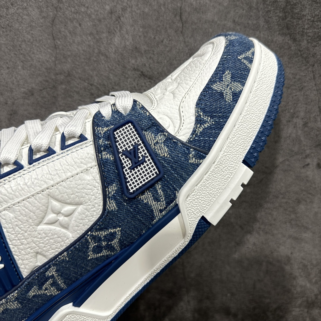 图片[6]-【ZOD版本】Louis Vuitton LV Trainer系列运动休闲板鞋 独家订单，从压花工艺、TPU胶片至大底制作，均采用独立开发的专属模具。定制皮料，细致还原原版纹路与光泽度，真正做到1：1对标原版。 真材实料，毫不妥协——克重与原鞋保持一致，上手一掂便知，原鞋的压手感，扎实分量与质感。市面上许多版本为控制成本，克重往往偏轻很多. 看货说话，真正原汁原味，不惧对比。懂行的大哥请看过来，市面上流通的各个版本任你比对，我们信心十足，静候您的检验。 尺码：35-46-选品中心