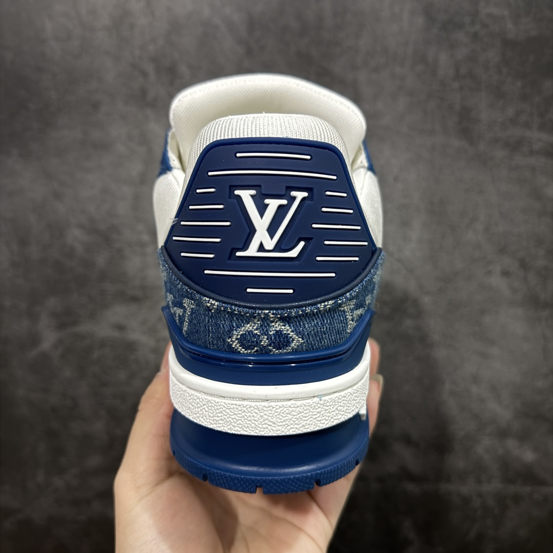 图片[4]-【ZOD版本】Louis Vuitton LV Trainer系列运动休闲板鞋 独家订单，从压花工艺、TPU胶片至大底制作，均采用独立开发的专属模具。定制皮料，细致还原原版纹路与光泽度，真正做到1：1对标原版。 真材实料，毫不妥协——克重与原鞋保持一致，上手一掂便知，原鞋的压手感，扎实分量与质感。市面上许多版本为控制成本，克重往往偏轻很多. 看货说话，真正原汁原味，不惧对比。懂行的大哥请看过来，市面上流通的各个版本任你比对，我们信心十足，静候您的检验。 尺码：35-46-选品中心