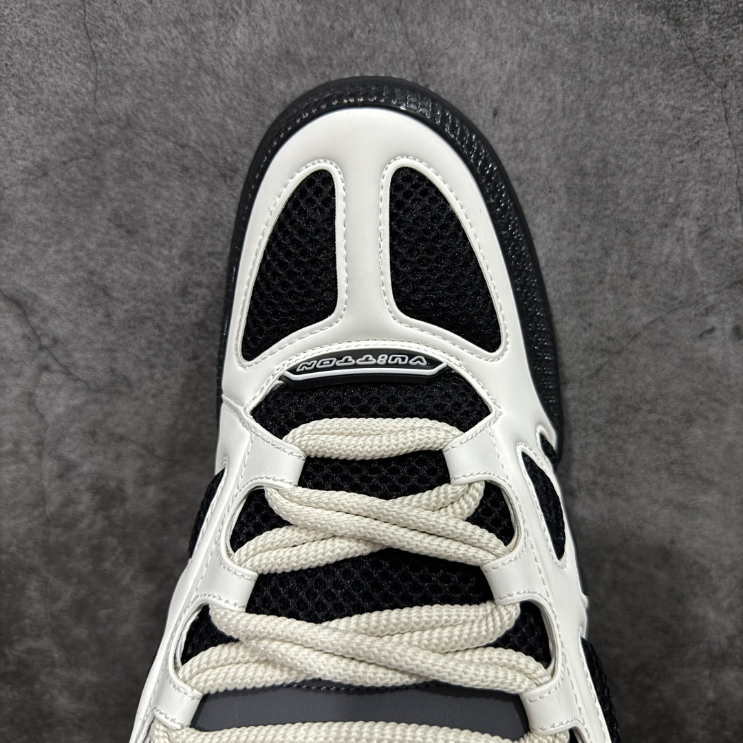 图片[5]-【YS纯原】广奢高端货 LV Skate 系列 滑板鞋 ✦ 原楦原纸版开模，鞋型立体饱满 ✦ 零毛边、零溢胶、零线头瑕疵 ✦ 细节与原版一致 区分市面通货 ✦ 多层叠片＋电脑针车，针距密度一致 ✦ Monogram浮雕＋3D高频压纹 ✦ 多密度发泡中底：支撑回弹媲美专柜 ✦ 原装橡胶大底：含胶量高、纹路深、双拼接零偏差 ✦ ZP级原装包装：专柜款鞋盒＋防尘袋＋说明书 尺码：35–47-选品中心