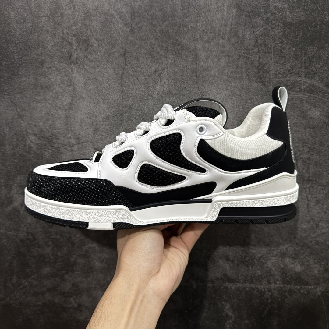 图片[2]-【YS纯原】广奢高端货 LV Skate 系列 滑板鞋 ✦ 原楦原纸版开模，鞋型立体饱满 ✦ 零毛边、零溢胶、零线头瑕疵 ✦ 细节与原版一致 区分市面通货 ✦ 多层叠片＋电脑针车，针距密度一致 ✦ Monogram浮雕＋3D高频压纹 ✦ 多密度发泡中底：支撑回弹媲美专柜 ✦ 原装橡胶大底：含胶量高、纹路深、双拼接零偏差 ✦ ZP级原装包装：专柜款鞋盒＋防尘袋＋说明书 尺码：35–47-选品中心