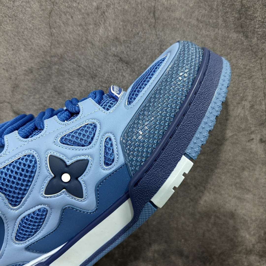 图片[6]-【YS纯原】广奢高端货 LV Skate 系列 滑板鞋 ✦ 原楦原纸版开模，鞋型立体饱满 ✦ 零毛边、零溢胶、零线头瑕疵 ✦ 细节与原版一致 区分市面通货 ✦ 多层叠片＋电脑针车，针距密度一致 ✦ Monogram浮雕＋3D高频压纹 ✦ 多密度发泡中底：支撑回弹媲美专柜 ✦ 原装橡胶大底：含胶量高、纹路深、双拼接零偏差 ✦ ZP级原装包装：专柜款鞋盒＋防尘袋＋说明书 尺码：35–47-选品中心