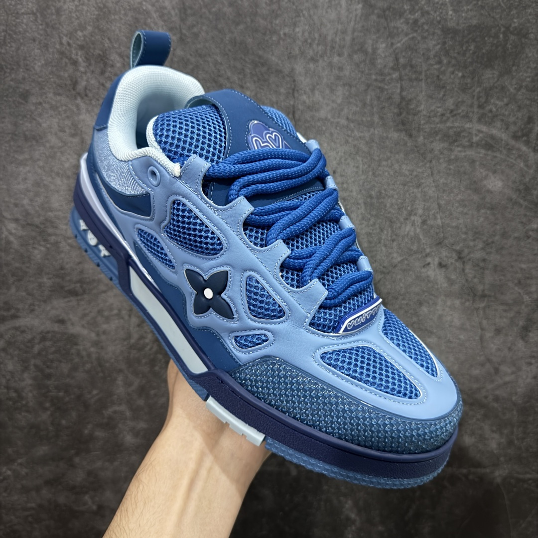 图片[3]-【YS纯原】广奢高端货 LV Skate 系列 滑板鞋 ✦ 原楦原纸版开模，鞋型立体饱满 ✦ 零毛边、零溢胶、零线头瑕疵 ✦ 细节与原版一致 区分市面通货 ✦ 多层叠片＋电脑针车，针距密度一致 ✦ Monogram浮雕＋3D高频压纹 ✦ 多密度发泡中底：支撑回弹媲美专柜 ✦ 原装橡胶大底：含胶量高、纹路深、双拼接零偏差 ✦ ZP级原装包装：专柜款鞋盒＋防尘袋＋说明书 尺码：35–47-选品中心