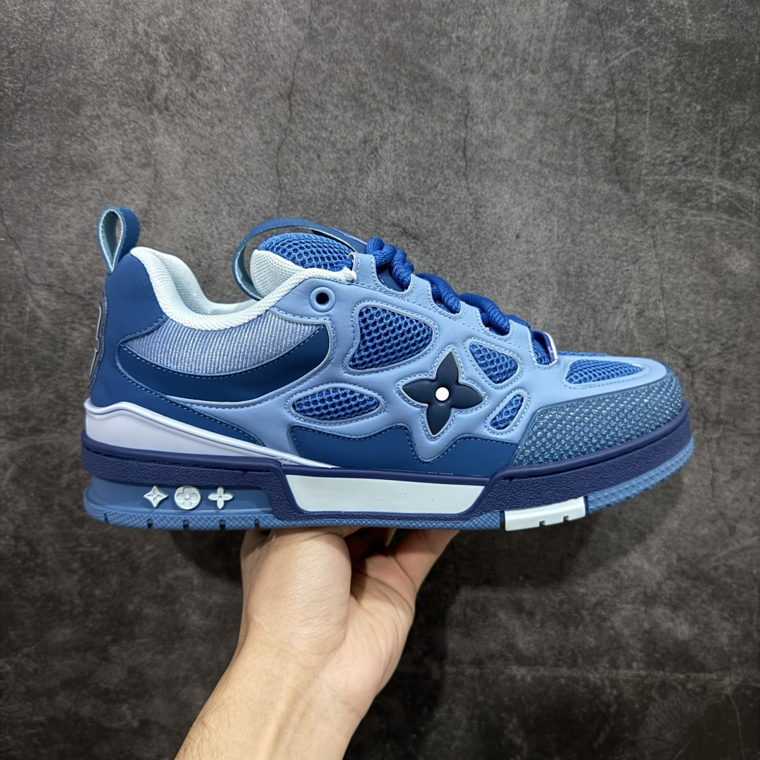 【YS纯原】广奢高端货 LV Skate 系列 滑板鞋 ✦ 原楦原纸版开模,鞋型立体饱满 ✦ 零毛边、零溢胶、零线头瑕疵 ✦ 细节与原版一致 区分市面通货 ✦ 多层叠片+电脑针车,针距密度一致 ✦ Monogram浮雕+3D高频压纹 ✦ 多密度发泡中底:支撑回弹媲美专柜 ✦ 原装橡胶大底:含胶量高、纹路深、双拼接零偏差 ✦ ZP级原装包装:专柜款鞋盒+防尘袋+说明书 尺码:35–47-选品中心