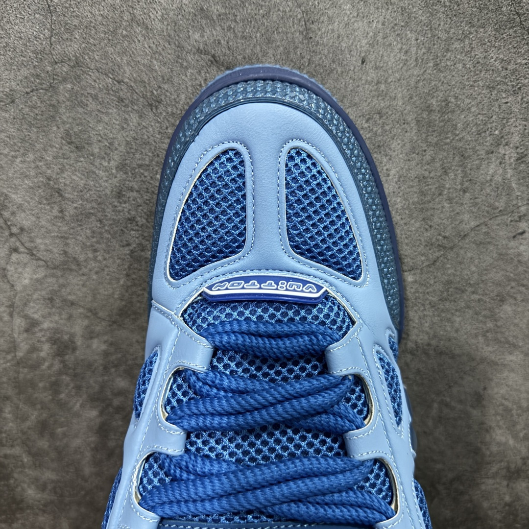 图片[5]-【YS纯原】广奢高端货 LV Skate 系列 滑板鞋 ✦ 原楦原纸版开模，鞋型立体饱满 ✦ 零毛边、零溢胶、零线头瑕疵 ✦ 细节与原版一致 区分市面通货 ✦ 多层叠片＋电脑针车，针距密度一致 ✦ Monogram浮雕＋3D高频压纹 ✦ 多密度发泡中底：支撑回弹媲美专柜 ✦ 原装橡胶大底：含胶量高、纹路深、双拼接零偏差 ✦ ZP级原装包装：专柜款鞋盒＋防尘袋＋说明书 尺码：35–47-选品中心