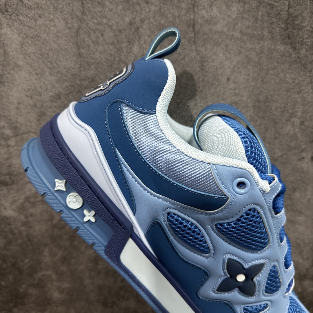 图片[7]-【YS纯原】广奢高端货 LV Skate 系列 滑板鞋 ✦ 原楦原纸版开模，鞋型立体饱满 ✦ 零毛边、零溢胶、零线头瑕疵 ✦ 细节与原版一致 区分市面通货 ✦ 多层叠片＋电脑针车，针距密度一致 ✦ Monogram浮雕＋3D高频压纹 ✦ 多密度发泡中底：支撑回弹媲美专柜 ✦ 原装橡胶大底：含胶量高、纹路深、双拼接零偏差 ✦ ZP级原装包装：专柜款鞋盒＋防尘袋＋说明书 尺码：35–47-选品中心