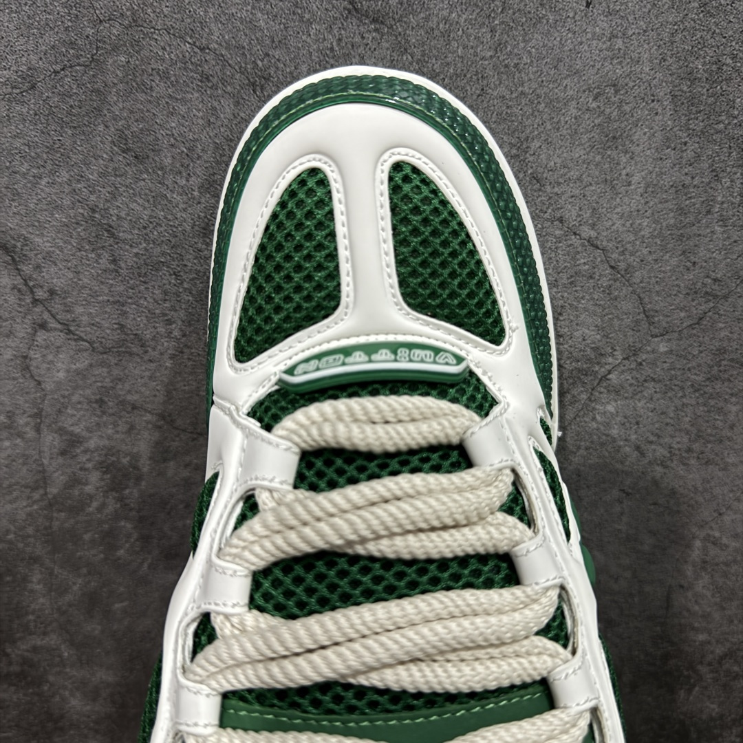 图片[5]-【YS纯原】广奢高端货 LV Skate 系列 滑板鞋 ✦ 原楦原纸版开模，鞋型立体饱满 ✦ 零毛边、零溢胶、零线头瑕疵 ✦ 细节与原版一致 区分市面通货 ✦ 多层叠片＋电脑针车，针距密度一致 ✦ Monogram浮雕＋3D高频压纹 ✦ 多密度发泡中底：支撑回弹媲美专柜 ✦ 原装橡胶大底：含胶量高、纹路深、双拼接零偏差 ✦ ZP级原装包装：专柜款鞋盒＋防尘袋＋说明书 尺码：35–47-选品中心