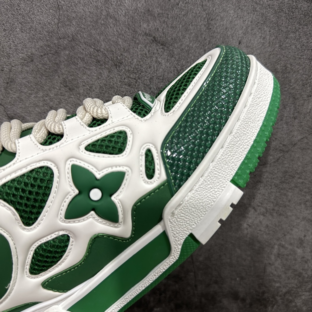 图片[6]-【YS纯原】广奢高端货 LV Skate 系列 滑板鞋 ✦ 原楦原纸版开模，鞋型立体饱满 ✦ 零毛边、零溢胶、零线头瑕疵 ✦ 细节与原版一致 区分市面通货 ✦ 多层叠片＋电脑针车，针距密度一致 ✦ Monogram浮雕＋3D高频压纹 ✦ 多密度发泡中底：支撑回弹媲美专柜 ✦ 原装橡胶大底：含胶量高、纹路深、双拼接零偏差 ✦ ZP级原装包装：专柜款鞋盒＋防尘袋＋说明书 尺码：35–47-选品中心