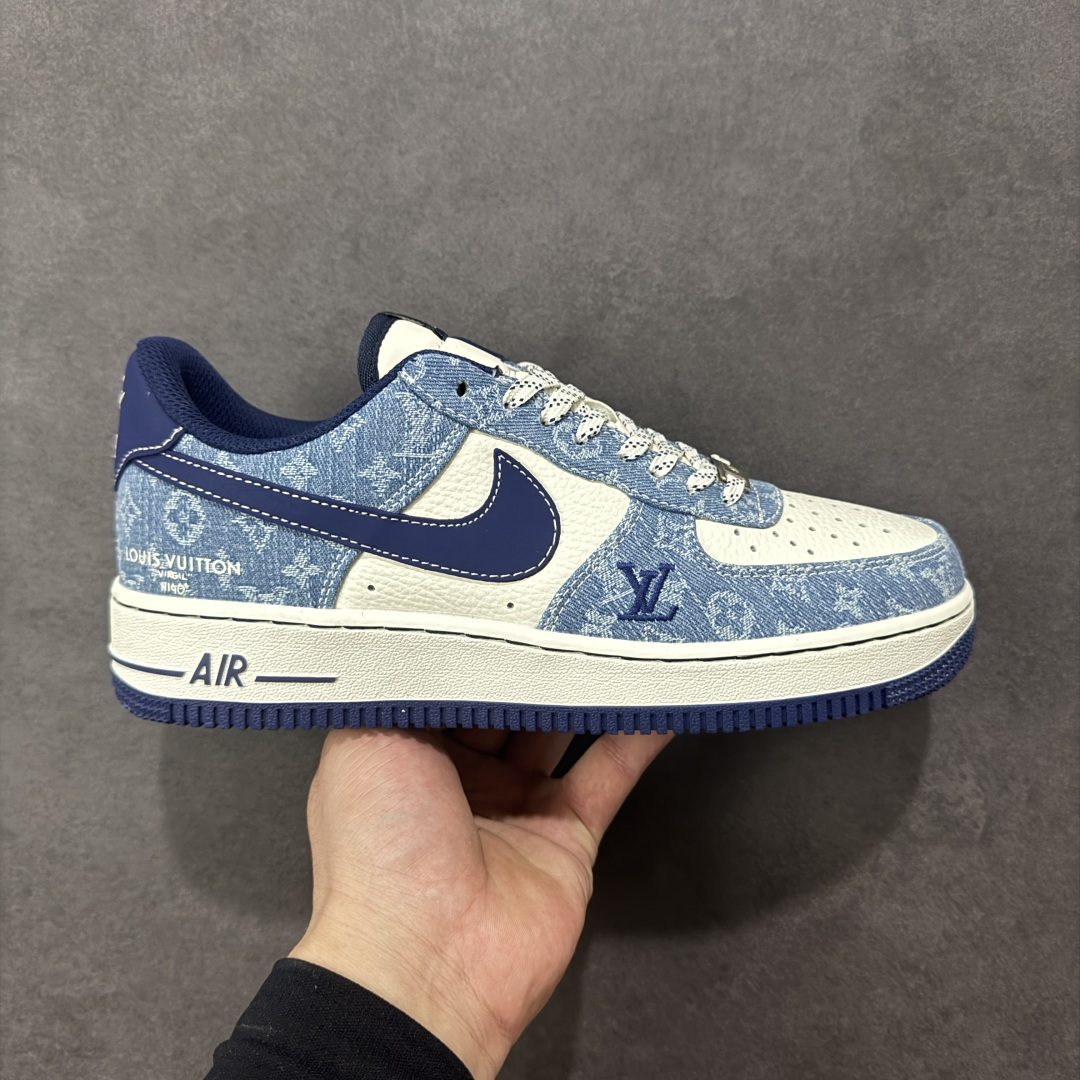 【定制版】NIke Air Force 1 \'07 Low “LV联名--经典蓝牛仔” 空军一号低帮 运动鞋 休闲鞋 折边针车 工艺难度大 原楦头原纸板 高端定制鞋盒 原厂鞋底 超高清洁度 细节完美 货号:NH0601-578 尺码:36 36.5 37.5 38 38.5 39 40 40.5 41 42 42.5 43 44 44.5 45 编码:HXSB310320-选品中心