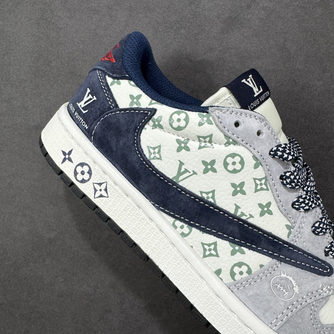 图片[6]-【定制版】Travis Scott x Fragment Design x Jordan Air Jordan 1 Low OG SP “LV联名——会蓝猪八鬼脸” 多方联名合作融合了Travi翻毛蓝勾s Scott 独特的音乐风格，藤原浩个性的设计风格以及Jordan品牌的经典元素 使其成为一双具有独特身份和价值的鞋子 清新而立体的外观加上联名标识更突出了其独特身份 这种配色方案显示出活力和时尚感 在视觉上引人注目 鞋身的质感和细腻的细节处理使其显得高端而格调十足 这款“倒钩”联名是设计与创意完美结合 融合多方的个性风格是一款备受瞩目的潮流鞋款 低帮休闲板鞋 定制鞋盒 大厂纯原品质出货 超高清洁度 皮料切割干净无任何毛边 细节完美 货号：DZ5899-035 尺码：36 36.5 37.5 38 38.5 39 40 40.5 41 42 42.5 43 44 44.5 45 编码：HXSB330340-选品中心