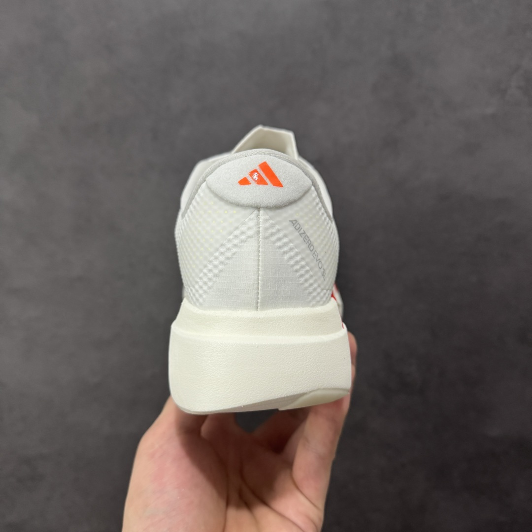 图片[4]-【TD版本】AD Adizero EVO SL 二代 马拉松竞速专业跑鞋 JR2022 针织网面非常轻薄 纤维间的缝隙很大 可以保证跑步时的透气、排汗效果 鞋舌直接与两侧的内衬和鞋底连接在一起 在跑步过程中不会被鞋舌的左右移动所困扰 在标准鞋带孔的基础上再拓宽一组鞋带孔 适合不同脚型的需求 突破性 EnergyRods 技术，有助于跑者实现更好的成绩 中底独特的LIGHTSTRIKE PRO泡棉材质 微弹感觉在跑步过程中给予了良好的支撑体验 对于顶级精英和高水平进阶跑者来说 ADIOS PRO是一双值得信赖的竞速比赛用鞋 尺码：36 36.5 37.5 38 38.5 39 40 40.5 41 42 42.5 43 44 44.5 45-选品中心