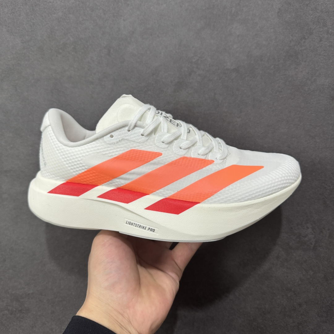 【TD版本】AD Adizero EVO SL 二代 马拉松竞速专业跑鞋 JR2022 针织网面非常轻薄 纤维间的缝隙很大 可以保证跑步时的透气、排汗效果 鞋舌直接与两侧的内衬和鞋底连接在一起 在跑步过程中不会被鞋舌的左右移动所困扰 在标准鞋带孔的基础上再拓宽一组鞋带孔 适合不同脚型的需求 突破性 EnergyRods 技术,有助于跑者实现更好的成绩 中底独特的LIGHTSTRIKE PRO泡棉材质 微弹感觉在跑步过程中给予了良好的支撑体验 对于顶级精英和高水平进阶跑者来说 ADIOS PRO是一双值得信赖的竞速比赛用鞋 尺码:36 36.5 37.5 38 38.5 39 40 40.5 41 42 42.5 43 44 44.5 45-选品中心