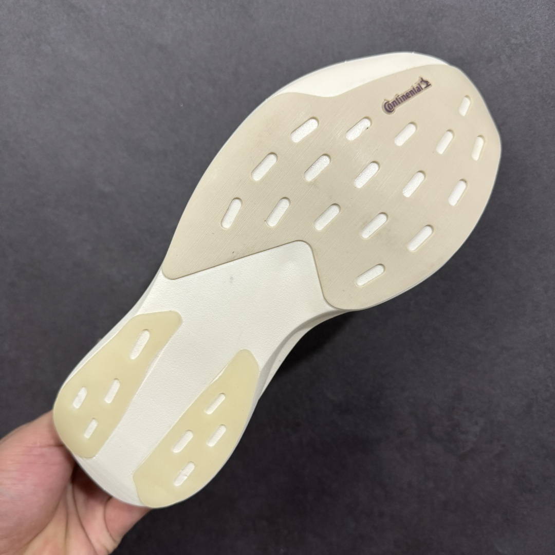 图片[9]-【TD版本】AD Adizero EVO SL 二代 马拉松竞速专业跑鞋 JR2020 针织网面非常轻薄 纤维间的缝隙很大 可以保证跑步时的透气、排汗效果 鞋舌直接与两侧的内衬和鞋底连接在一起 在跑步过程中不会被鞋舌的左右移动所困扰 在标准鞋带孔的基础上再拓宽一组鞋带孔 适合不同脚型的需求 突破性 EnergyRods 技术，有助于跑者实现更好的成绩 中底独特的LIGHTSTRIKE PRO泡棉材质 微弹感觉在跑步过程中给予了良好的支撑体验 对于顶级精英和高水平进阶跑者来说 ADIOS PRO是一双值得信赖的竞速比赛用鞋 尺码：36 36.5 37.5 38 38.5 39 40 40.5 41 42 42.5 43 44 44.5 45-选品中心