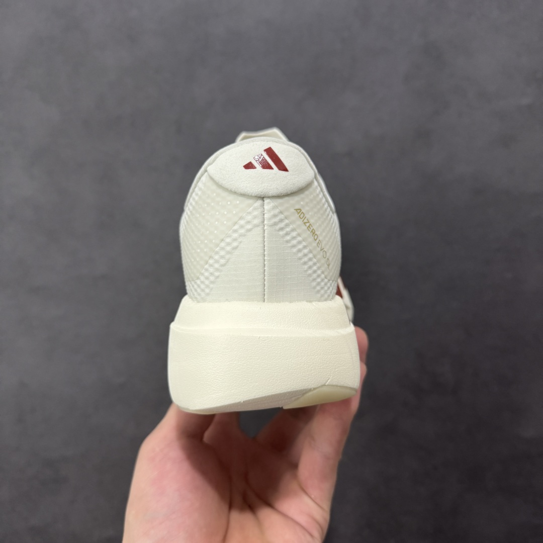 图片[4]-【TD版本】AD Adizero EVO SL 二代 马拉松竞速专业跑鞋 JR2020 针织网面非常轻薄 纤维间的缝隙很大 可以保证跑步时的透气、排汗效果 鞋舌直接与两侧的内衬和鞋底连接在一起 在跑步过程中不会被鞋舌的左右移动所困扰 在标准鞋带孔的基础上再拓宽一组鞋带孔 适合不同脚型的需求 突破性 EnergyRods 技术，有助于跑者实现更好的成绩 中底独特的LIGHTSTRIKE PRO泡棉材质 微弹感觉在跑步过程中给予了良好的支撑体验 对于顶级精英和高水平进阶跑者来说 ADIOS PRO是一双值得信赖的竞速比赛用鞋 尺码：36 36.5 37.5 38 38.5 39 40 40.5 41 42 42.5 43 44 44.5 45-选品中心