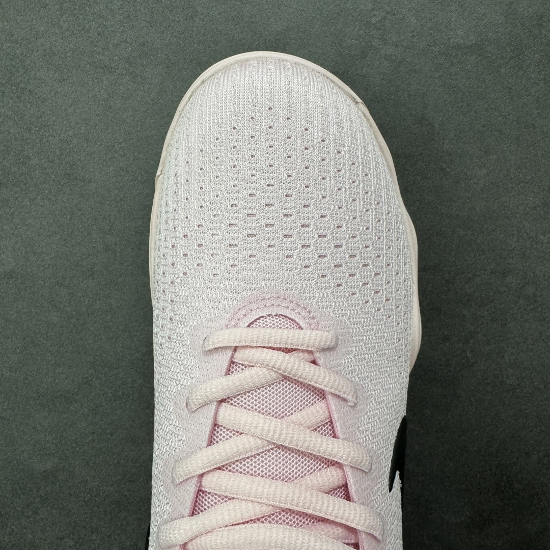 图片[8]-【公司级】Nike React Hyperdunk 2017 Low EP 全新配色 Nike Hyperdunk 2017， 鞋子按鞋面材质共分为编织FK版本和工程网面版本两个版本，编织版本的外观更具前卫感，鞋面采用了更加结实耐用的Flyknit打造，在最容易受到冲击的鞋头部分选用了TPU线材，保证支撑性，鞋身的脚踝处并没有延续上代的袜套设计，而是采用了独特的开窗式鞋领设计，不仅方便穿脱还增加了脚踝的灵活性；工程网面版本的Mesh材质鞋面舒适透气，霸气的大swoosh再度回归鞋面，不过取消了惯用的飞线科技；在缓震方面，使用了全新的React泡棉缓震技术，脚感更加全 面柔和 货号：IM3368-606 尺码：36 36.5 37.5 38 38.5 39 40 40.5 41 42 42.5 43 44 44.5 45 46 编码：LNHA220230-选品中心