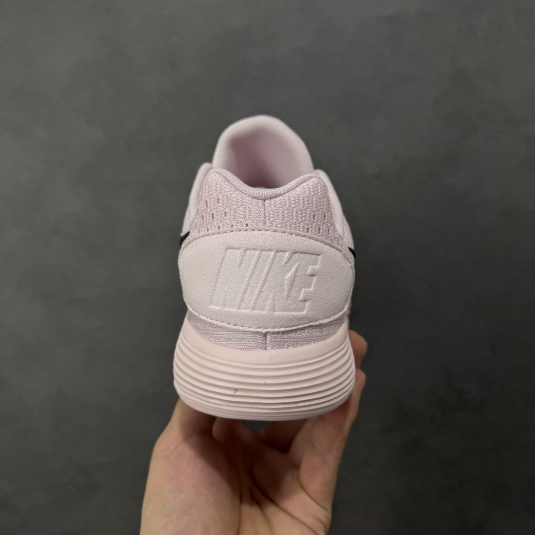 图片[4]-【公司级】Nike React Hyperdunk 2017 Low EP 全新配色 Nike Hyperdunk 2017， 鞋子按鞋面材质共分为编织FK版本和工程网面版本两个版本，编织版本的外观更具前卫感，鞋面采用了更加结实耐用的Flyknit打造，在最容易受到冲击的鞋头部分选用了TPU线材，保证支撑性，鞋身的脚踝处并没有延续上代的袜套设计，而是采用了独特的开窗式鞋领设计，不仅方便穿脱还增加了脚踝的灵活性；工程网面版本的Mesh材质鞋面舒适透气，霸气的大swoosh再度回归鞋面，不过取消了惯用的飞线科技；在缓震方面，使用了全新的React泡棉缓震技术，脚感更加全 面柔和 货号：IM3368-606 尺码：36 36.5 37.5 38 38.5 39 40 40.5 41 42 42.5 43 44 44.5 45 46 编码：LNHA220230-选品中心