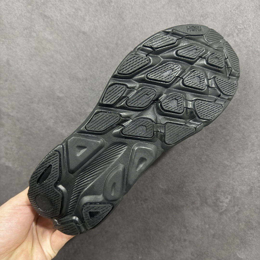 图片[9]-【公司级】HOKA ONE ONE U Clifton One9 舒适 防滑耐磨 低帮 生活休闲鞋 男女同款 轻量低帮户外越野跑鞋 户外山脉越野轻量运动跑鞋 鞋面用轻的无缝架构 鞋带用了弹性不易松脱的扁宽弹性鞋带 轻薄的TPU贴在透气的鞋面上 前掌与中掌部分进行加宽 橡胶大底 EVA缓震鞋底用滚动平衡技术引导跑者自然步态 货号 1155370-BBNB 尺码：36 36.5 37.5 38 38.5 39 40 40.5 41 42 42.5 43 44 45-选品中心