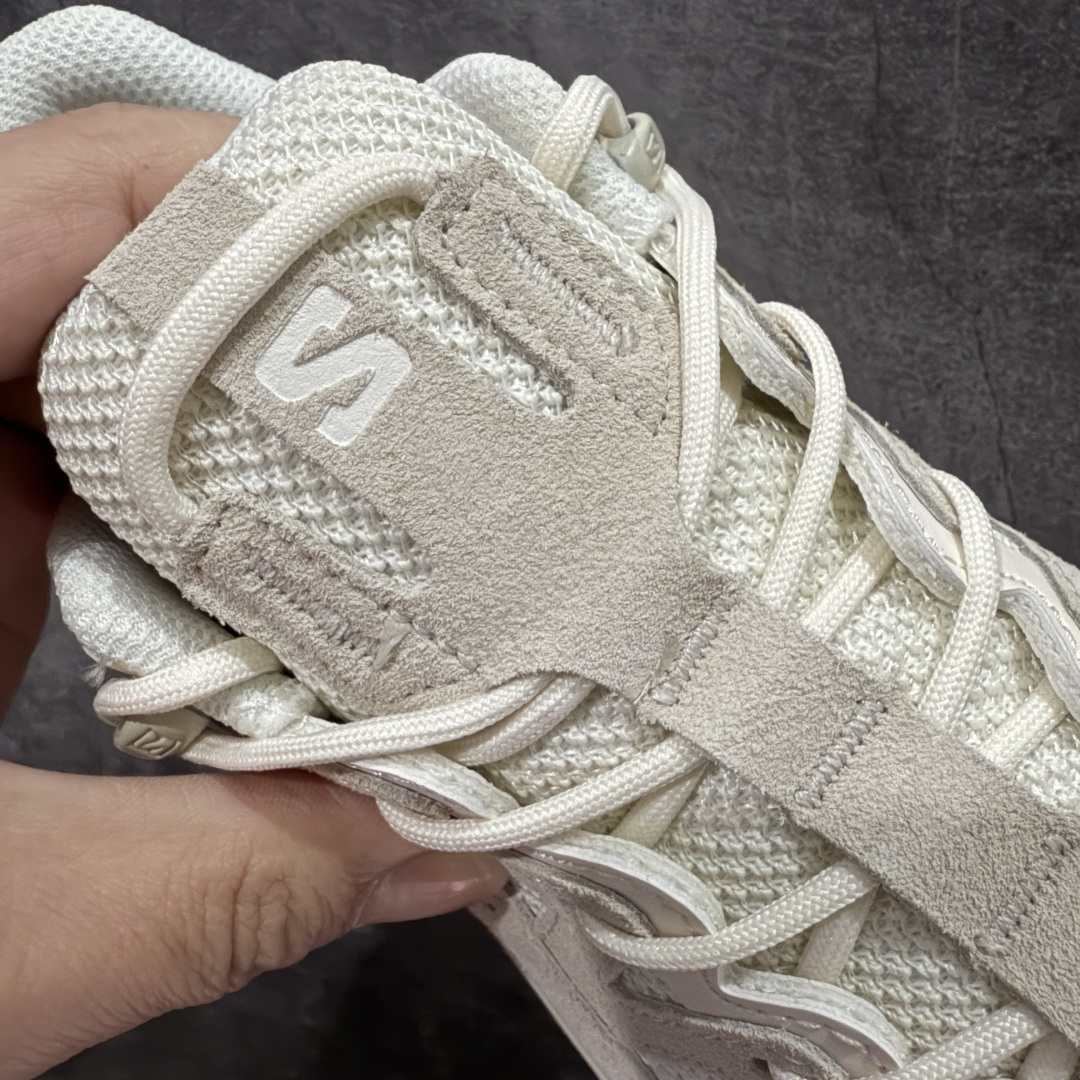 图片[5]-【巅峰版】SALOMON萨洛蒙 ODYSSEY ELMT LOW LTR 柔软舒适 耐磨透气轻便 低帮 生活休闲鞋 男款 雷军同款 474371 纯原外贸平台特供订单 耗时半年巨作 全套原纸板楦头开发 原厂特供网布配套加持 确保原汁原味 完美呈现版型 原档数据独家私模五层组合大底 原装Ortholite轻量化鞋垫 中底布带钢印编号 原厂TPU锁扣 进口港宝加持 后跟自然饱满 还原公司包裹性 鞋面以“锯齿”状的包裹系统呈现 在基色底之下加入了各种色点缀 将公司的最新技术和时尚前卫的造型融入耐用的长跑款式中 鞋面由 TPU 薄膜制成 并焊接在高耐磨网眼上 使其既时尚又坚固 由 ACS底盘支撑 可增强稳定性和支撑力 以及由橡胶凸耳 Contragrip外底覆盖的 EVA 缓冲中底 旨在应对崎岖的地形 鞋舌上的彩色Salomon 标签、Quicklace 系统以及鞋头、鞋舌和鞋跟上的附加品牌使细节更加完美 让穿着者可以轻松驾驭户外与通勤下的任何运动生活场景 无缝鞋身户外随意纵横 颜值与脚感兼备 出街通勤 绝对非常吸睛 你值得拥有 尺码：40 40.5 41 42 42.5 43 44 44.5 45-选品中心