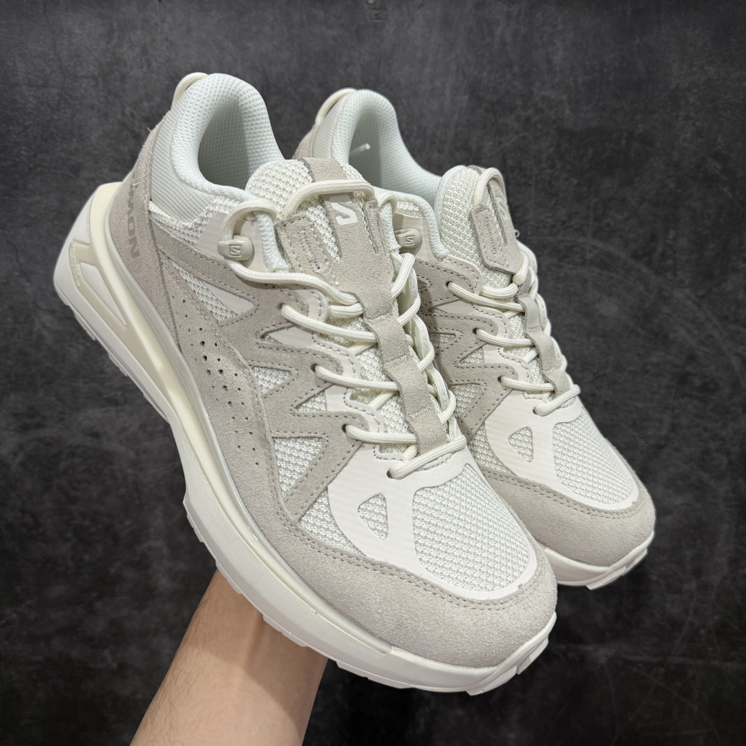 【巅峰版】SALOMON萨洛蒙 ODYSSEY ELMT LOW LTR 柔软舒适 耐磨透气轻便 低帮 生活休闲鞋 男款 雷军同款 474371 纯原外贸平台特供订单 耗时半年巨作 全套原纸板楦头开发 原厂特供网布配套加持 确保原汁原味 完美呈现版型 原档数据独家私模五层组合大底 原装Ortholite轻量化鞋垫 中底布带钢印编号 原厂TPU锁扣 进口港宝加持 后跟自然饱满 还原公司包裹性 鞋面以“锯齿”状的包裹系统呈现 在基色底之下加入了各种色点缀 将公司的最新技术和时尚前卫的造型融入耐用的长跑款式中 鞋面由 TPU 薄膜制成 并焊接在高耐磨网眼上 使其既时尚又坚固 由 ACS底盘支撑 可增强稳定性和支撑力 以及由橡胶凸耳 Contragrip外底覆盖的 EVA 缓冲中底 旨在应对崎岖的地形 鞋舌上的彩色Salomon 标签、Quicklace 系统以及鞋头、鞋舌和鞋跟上的附加品牌使细节更加完美 让穿着者可以轻松驾驭户外与通勤下的任何运动生活场景 无缝鞋身户外随意纵横 颜值与脚感兼备 出街通勤 绝对非常吸睛 你值得拥有 尺码:40 40.5 41 42 42.5 43 44 44.5 45-选品中心