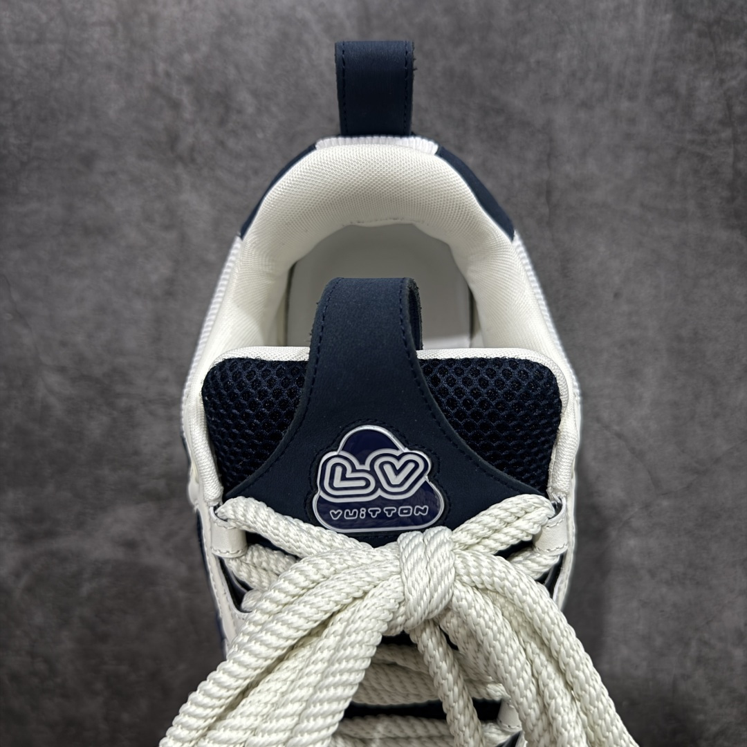 图片[8]-【佛山顶级超A版】Louis Vuitton LV Skate系列 白蓝 仓库现货 当天可取 佛山超A私人订单 专柜混卖零售专供 所有配色均为购买原版复刻 整体版型 皮料 市场独一无二 后跟版型都可以自行对比[机智]吊打市场所有货 怒甩十条街，欢迎拿市场各大工厂的货来对比！ 鞋舌烫金超正 压印程度秒杀市面90%以上的高端货 新配色陆续开发出货 尺码：39-46-选品中心