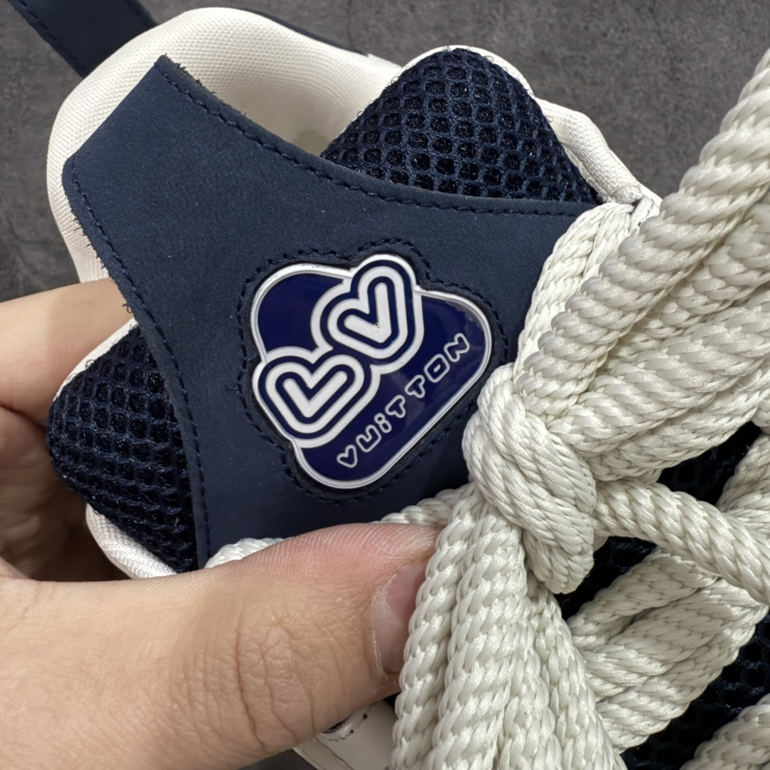 图片[6]-【佛山顶级超A版】Louis Vuitton LV Skate系列 白蓝 仓库现货 当天可取 佛山超A私人订单 专柜混卖零售专供 所有配色均为购买原版复刻 整体版型 皮料 市场独一无二 后跟版型都可以自行对比[机智]吊打市场所有货 怒甩十条街，欢迎拿市场各大工厂的货来对比！ 鞋舌烫金超正 压印程度秒杀市面90%以上的高端货 新配色陆续开发出货 尺码：39-46-选品中心