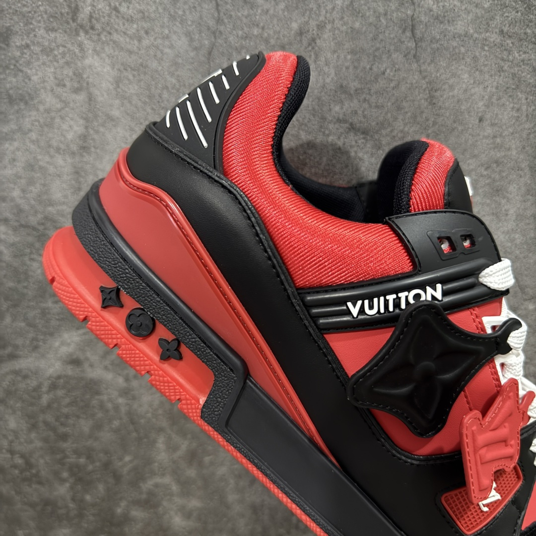 图片[7]-【莞产YS版本】Louis Vuitton Trainer lv时装走秀运动鞋 完美鞋型超高的清洁度 零毛边线头瑕疵 全套原楦原纸版原鞋开模 全网最具灵魂的版型 正确原装黄色鞋盒 正确中底印花 鞋面印花3D高频深度立体 全鞋电脑针车 紧密相连 针距密度一致 环保乳胶注塑鞋垫 厚度脚感还原原版 皮面裁剪部位 统一油边封口工艺 原装橡胶大底含胶量大底组合零偏差 专柜全套包装 防尘袋 说明书 质保卡 男女鞋 尺码： 39 40 41 42 43 44 45-选品中心