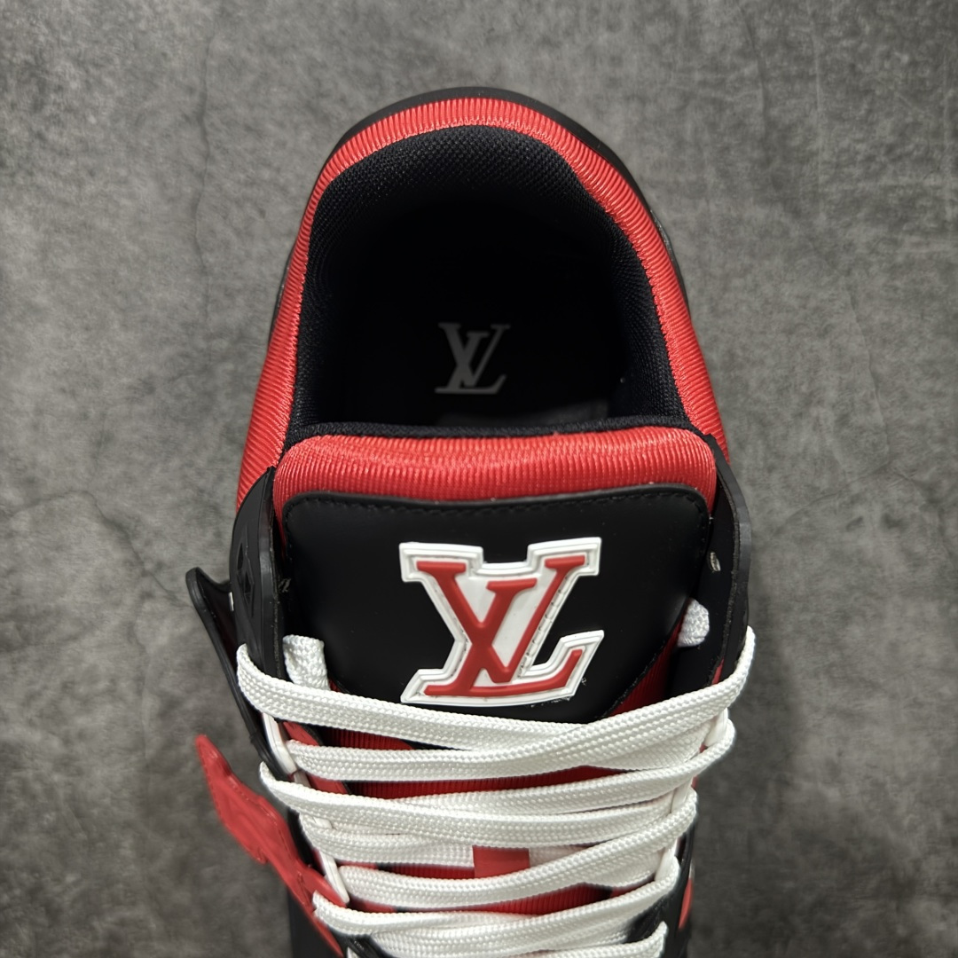 图片[8]-【莞产YS版本】Louis Vuitton Trainer lv时装走秀运动鞋 完美鞋型超高的清洁度 零毛边线头瑕疵 全套原楦原纸版原鞋开模 全网最具灵魂的版型 正确原装黄色鞋盒 正确中底印花 鞋面印花3D高频深度立体 全鞋电脑针车 紧密相连 针距密度一致 环保乳胶注塑鞋垫 厚度脚感还原原版 皮面裁剪部位 统一油边封口工艺 原装橡胶大底含胶量大底组合零偏差 专柜全套包装 防尘袋 说明书 质保卡 男女鞋 尺码： 39 40 41 42 43 44 45-选品中心