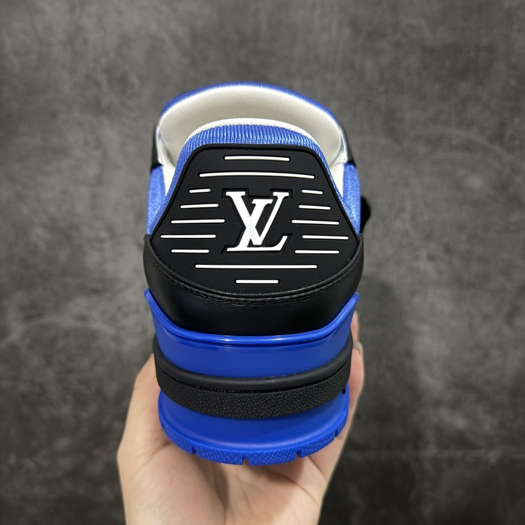 图片[4]-【莞产YS版本】Louis Vuitton Trainer lv时装走秀运动鞋 完美鞋型超高的清洁度 零毛边线头瑕疵 全套原楦原纸版原鞋开模 全网最具灵魂的版型 正确原装黄色鞋盒 正确中底印花 鞋面印花3D高频深度立体 全鞋电脑针车 紧密相连 针距密度一致 环保乳胶注塑鞋垫 厚度脚感还原原版 皮面裁剪部位 统一油边封口工艺 原装橡胶大底含胶量大底组合零偏差 专柜全套包装 防尘袋 说明书 质保卡 男女鞋 尺码： 39 40 41 42 43 44 45-选品中心