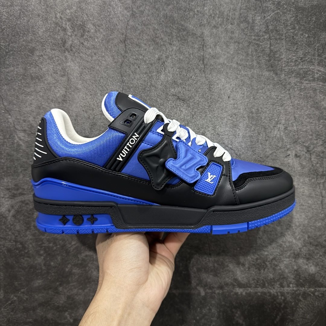 【莞产YS版本】Louis Vuitton Trainer lv时装走秀运动鞋 完美鞋型超高的清洁度 零毛边线头瑕疵 全套原楦原纸版原鞋开模 全网最具灵魂的版型 正确原装黄色鞋盒 正确中底印花 鞋面印花3D高频深度立体 全鞋电脑针车 紧密相连 针距密度一致 环保乳胶注塑鞋垫 厚度脚感还原原版 皮面裁剪部位 统一油边封口工艺 原装橡胶大底含胶量大底组合零偏差 专柜全套包装 防尘袋 说明书 质保卡 男女鞋 尺码: 39 40 41 42 43 44 45-选品中心