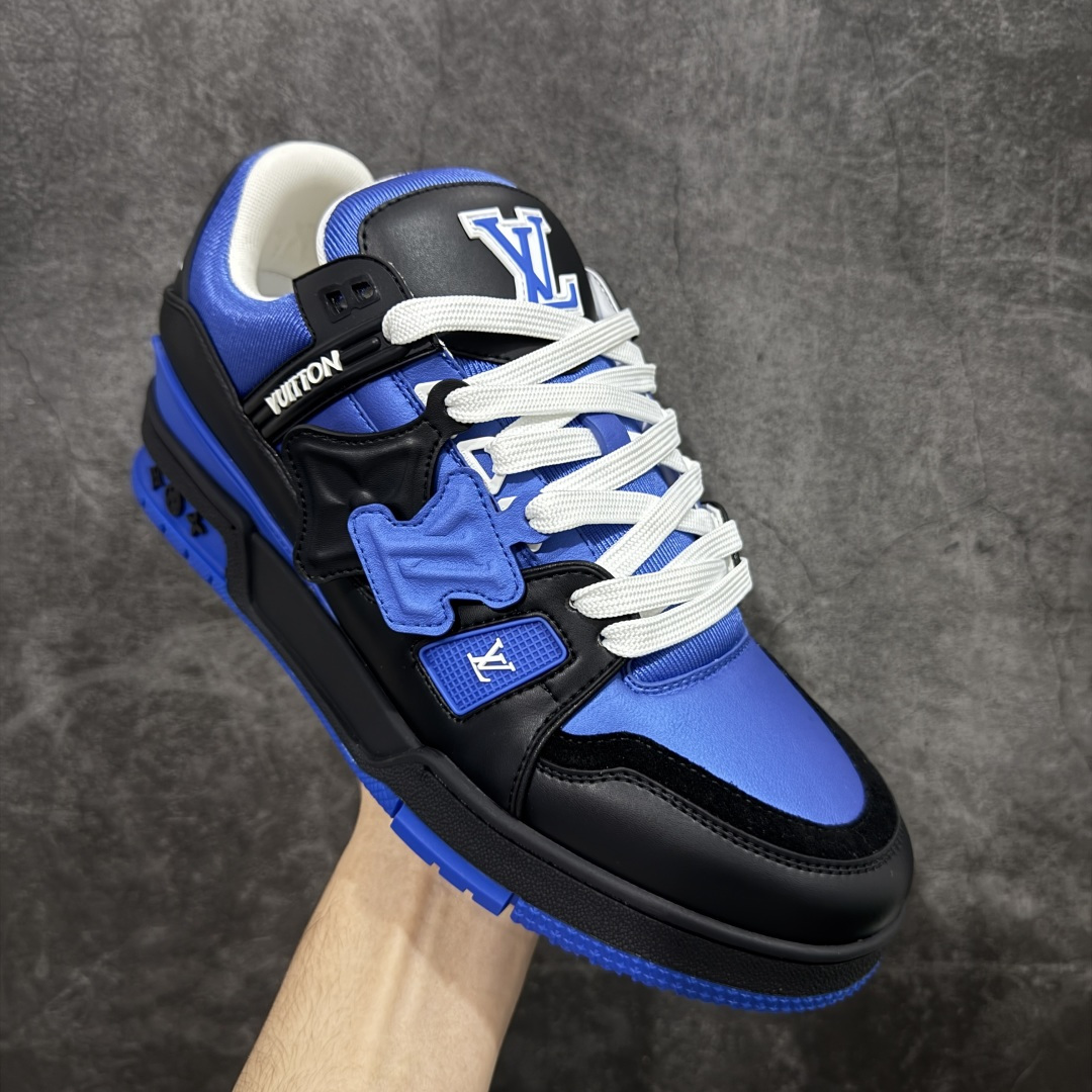 图片[3]-【莞产YS版本】Louis Vuitton Trainer lv时装走秀运动鞋 完美鞋型超高的清洁度 零毛边线头瑕疵 全套原楦原纸版原鞋开模 全网最具灵魂的版型 正确原装黄色鞋盒 正确中底印花 鞋面印花3D高频深度立体 全鞋电脑针车 紧密相连 针距密度一致 环保乳胶注塑鞋垫 厚度脚感还原原版 皮面裁剪部位 统一油边封口工艺 原装橡胶大底含胶量大底组合零偏差 专柜全套包装 防尘袋 说明书 质保卡 男女鞋 尺码： 39 40 41 42 43 44 45-选品中心