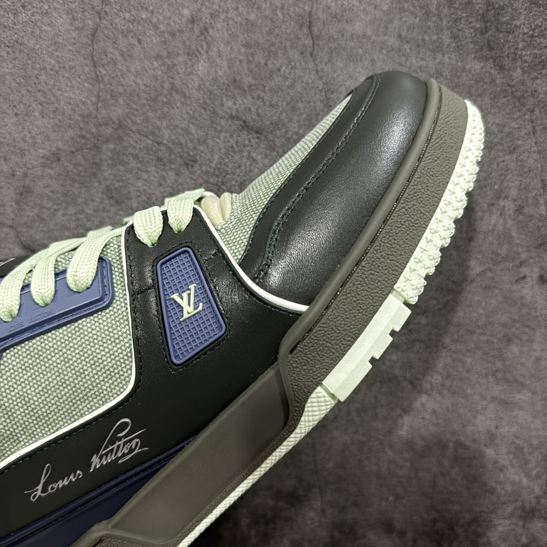 图片[6]-【莞产YS版本】Louis Vuitton Trainer lv时装走秀运动鞋 完美鞋型超高的清洁度 零毛边线头瑕疵 全套原楦原纸版原鞋开模 全网最具灵魂的版型 正确原装黄色鞋盒 正确中底印花 鞋面印花3D高频深度立体 全鞋电脑针车 紧密相连 针距密度一致 环保乳胶注塑鞋垫 厚度脚感还原原版 皮面裁剪部位 统一油边封口工艺 原装橡胶大底含胶量大底组合零偏差 专柜全套包装 防尘袋 说明书 质保卡 男女鞋 尺码： 39 40 41 42 43 44 45-选品中心