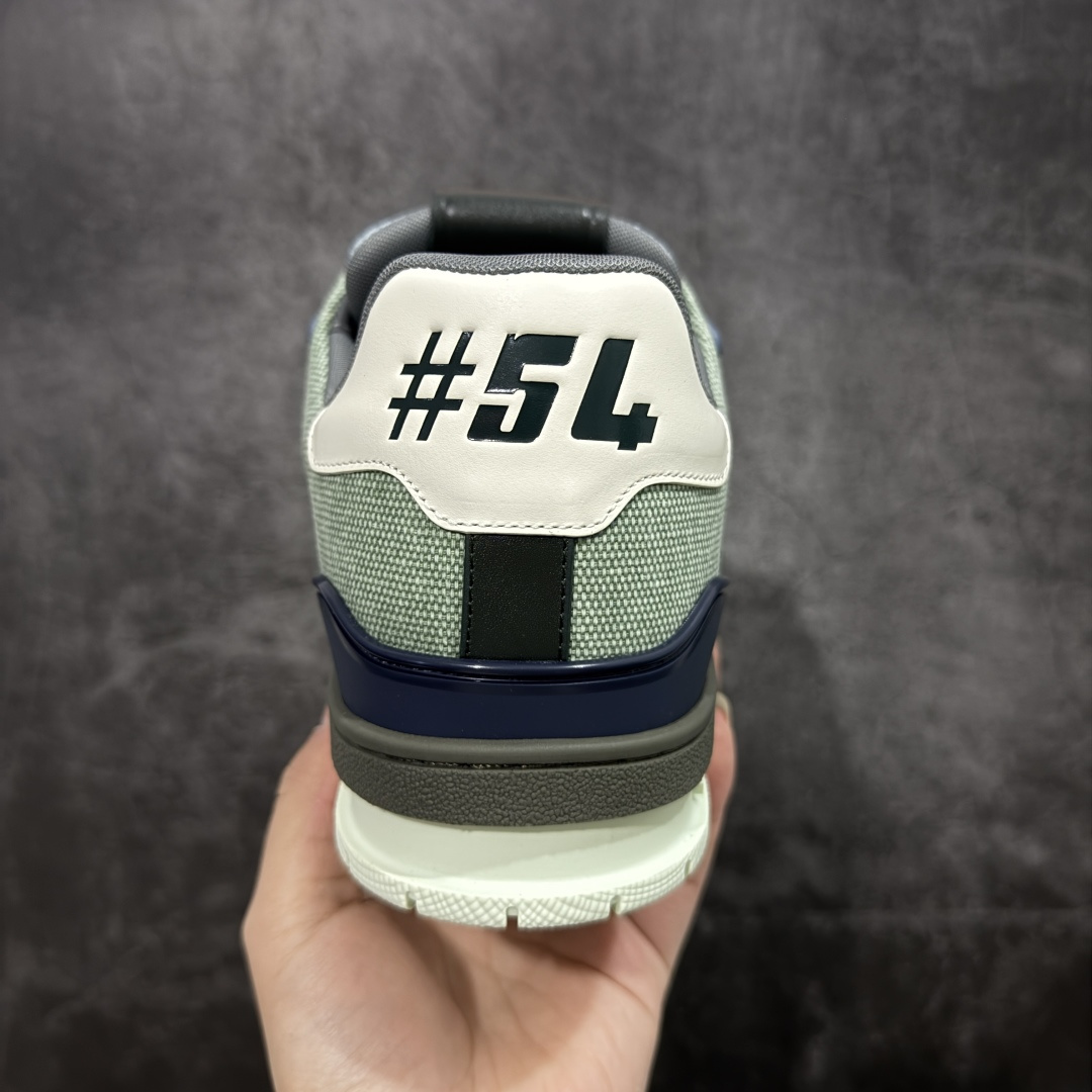 图片[4]-【莞产YS版本】Louis Vuitton Trainer lv时装走秀运动鞋 完美鞋型超高的清洁度 零毛边线头瑕疵 全套原楦原纸版原鞋开模 全网最具灵魂的版型 正确原装黄色鞋盒 正确中底印花 鞋面印花3D高频深度立体 全鞋电脑针车 紧密相连 针距密度一致 环保乳胶注塑鞋垫 厚度脚感还原原版 皮面裁剪部位 统一油边封口工艺 原装橡胶大底含胶量大底组合零偏差 专柜全套包装 防尘袋 说明书 质保卡 男女鞋 尺码： 39 40 41 42 43 44 45-选品中心