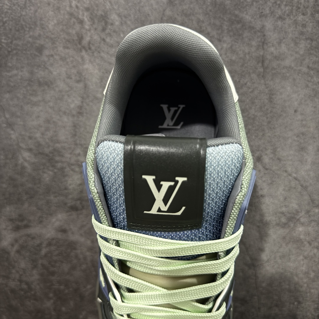 图片[8]-【莞产YS版本】Louis Vuitton Trainer lv时装走秀运动鞋 完美鞋型超高的清洁度 零毛边线头瑕疵 全套原楦原纸版原鞋开模 全网最具灵魂的版型 正确原装黄色鞋盒 正确中底印花 鞋面印花3D高频深度立体 全鞋电脑针车 紧密相连 针距密度一致 环保乳胶注塑鞋垫 厚度脚感还原原版 皮面裁剪部位 统一油边封口工艺 原装橡胶大底含胶量大底组合零偏差 专柜全套包装 防尘袋 说明书 质保卡 男女鞋 尺码： 39 40 41 42 43 44 45-选品中心