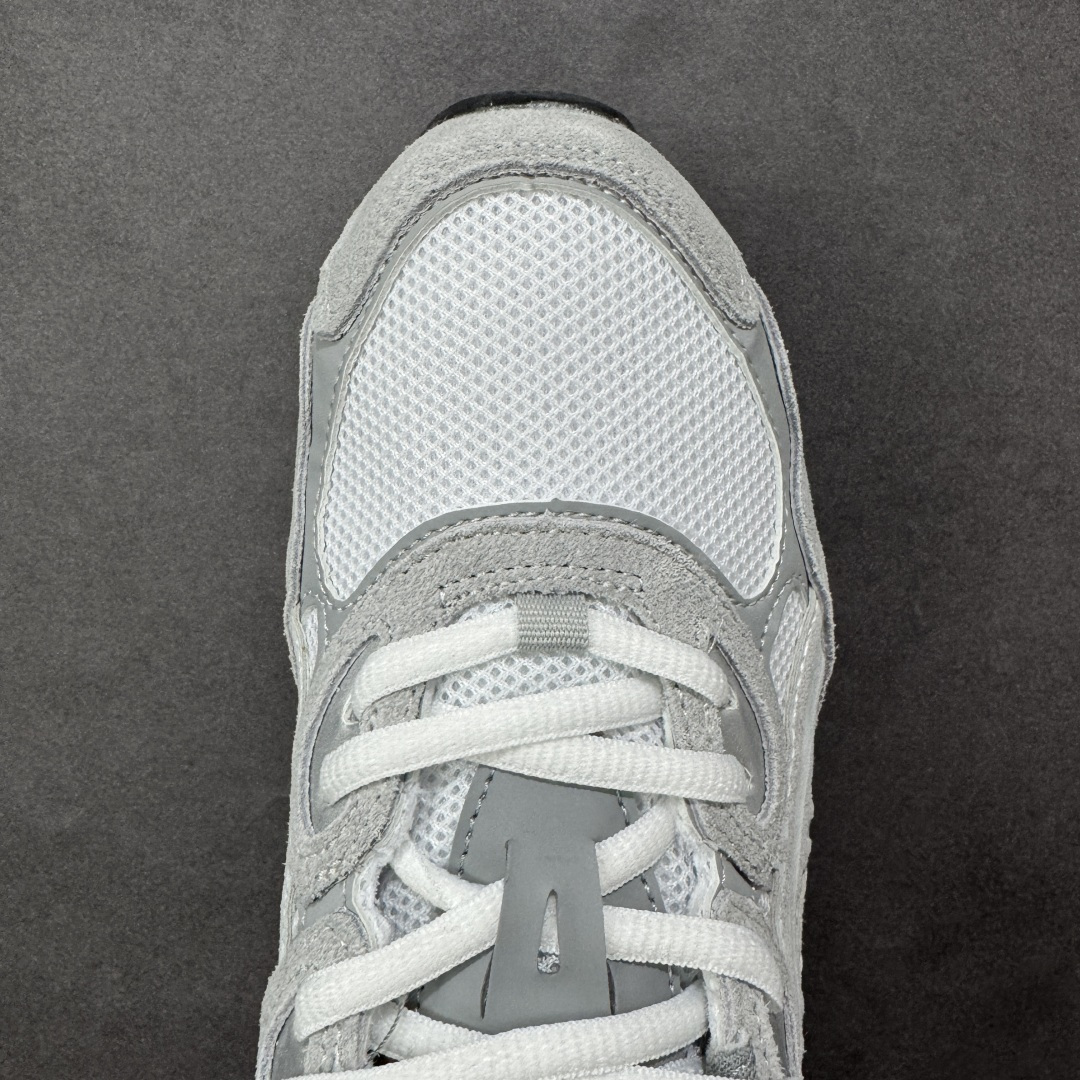 图片[8]-【公司级】Asics Gel-NYC复古单品 亚瑟士ASICSTIGER秋季新款休闲鞋 厚底街头运动休闲鞋 ASICS亚瑟士推出全新GEL-NYC，彰显纽约都市活力 这次的新系列融入了多个版本GEL的经典设计风格，广受好评。其设计灵感来源于GEL-NIMBUS 3,GEL-MC PLUS V 和 GEL-CUMULUS 16 这些往日经典鞋款。GEL-NYC使用GEL-CUMULUS 16鞋款的鞋楦设计,展现了独特的现代化美学。鞋底采用了轻质发泡材料,并在后跟和前掌处采用了ASICS亚瑟士核心科技——GEL缓震胶,赋予鞋款强大的缓冲性能,提供了更柔软舒适的穿着体验。而在原有设计的启发之上,此次鞋款采用更贴合当今潮流趋势的材料和创新技术,展现出纽约充满活力的都市精神。 尺码：36-45-选品中心