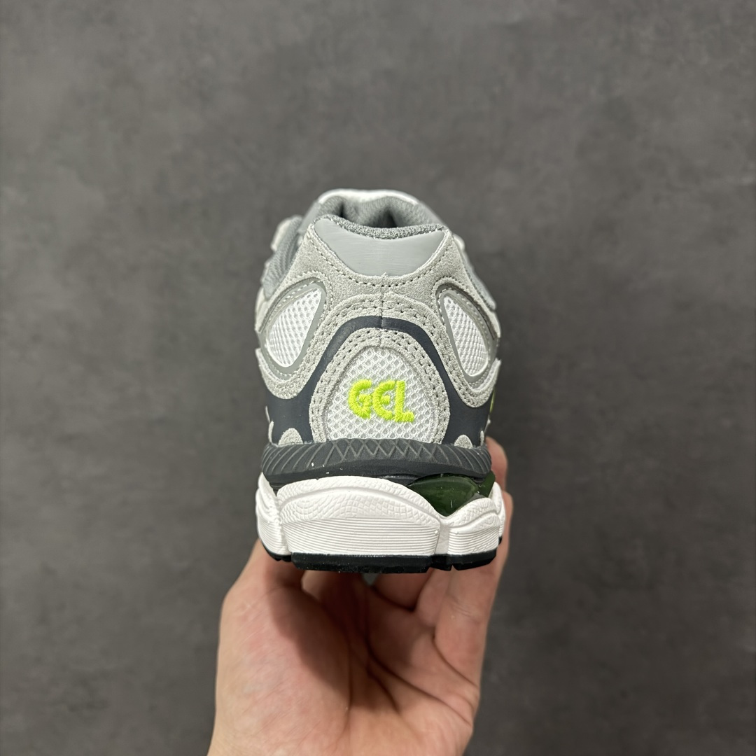 图片[4]-【公司级】Asics Gel-NYC复古单品 亚瑟士ASICSTIGER秋季新款休闲鞋 厚底街头运动休闲鞋 ASICS亚瑟士推出全新GEL-NYC，彰显纽约都市活力 这次的新系列融入了多个版本GEL的经典设计风格，广受好评。其设计灵感来源于GEL-NIMBUS 3,GEL-MC PLUS V 和 GEL-CUMULUS 16 这些往日经典鞋款。GEL-NYC使用GEL-CUMULUS 16鞋款的鞋楦设计,展现了独特的现代化美学。鞋底采用了轻质发泡材料,并在后跟和前掌处采用了ASICS亚瑟士核心科技——GEL缓震胶,赋予鞋款强大的缓冲性能,提供了更柔软舒适的穿着体验。而在原有设计的启发之上,此次鞋款采用更贴合当今潮流趋势的材料和创新技术,展现出纽约充满活力的都市精神。 尺码：36-45-选品中心