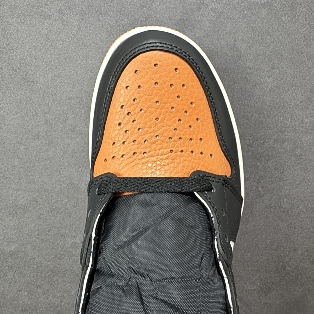 图片[8]-【公司级头层版】Air Jordan 1 High OG 高帮 AJ1 乔丹1代 aj1 乔1 高邦扣碎篮板 金人吊牌 乔丹篮球鞋系列DZ5485-008 采用正确头层皮组合荔枝纹头层皮革鞋面材质 中底注胶孔及缜密中底拉帮工艺 内置气垫及耐磨橡胶大底 尺码：36-47带半码-选品中心