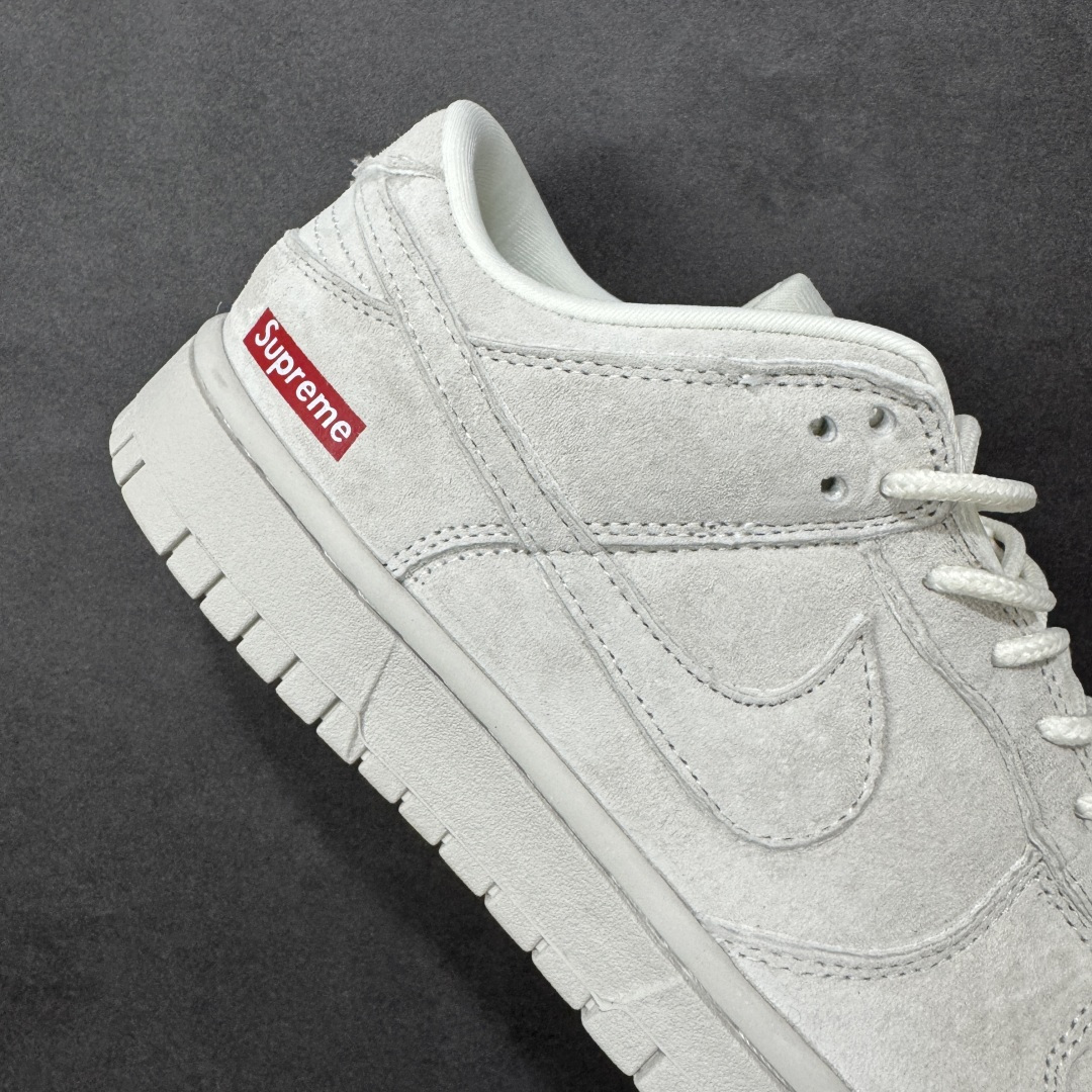 图片[6]-【定制版】高端定制Nike SB Dunk Low “Superme联名——浅骨白” 高端定制 低帮休闲板鞋 定制鞋盒 大厂纯原品质出货 超高清洁度 皮料切割干净无任何毛边 细节完美 货号：DD1988-005 尺码：36 36.5 37.5 38 38.5 39 40 40.5 41 42 42.5 43 44 44.5 45 编码：HXSB330340-选品中心