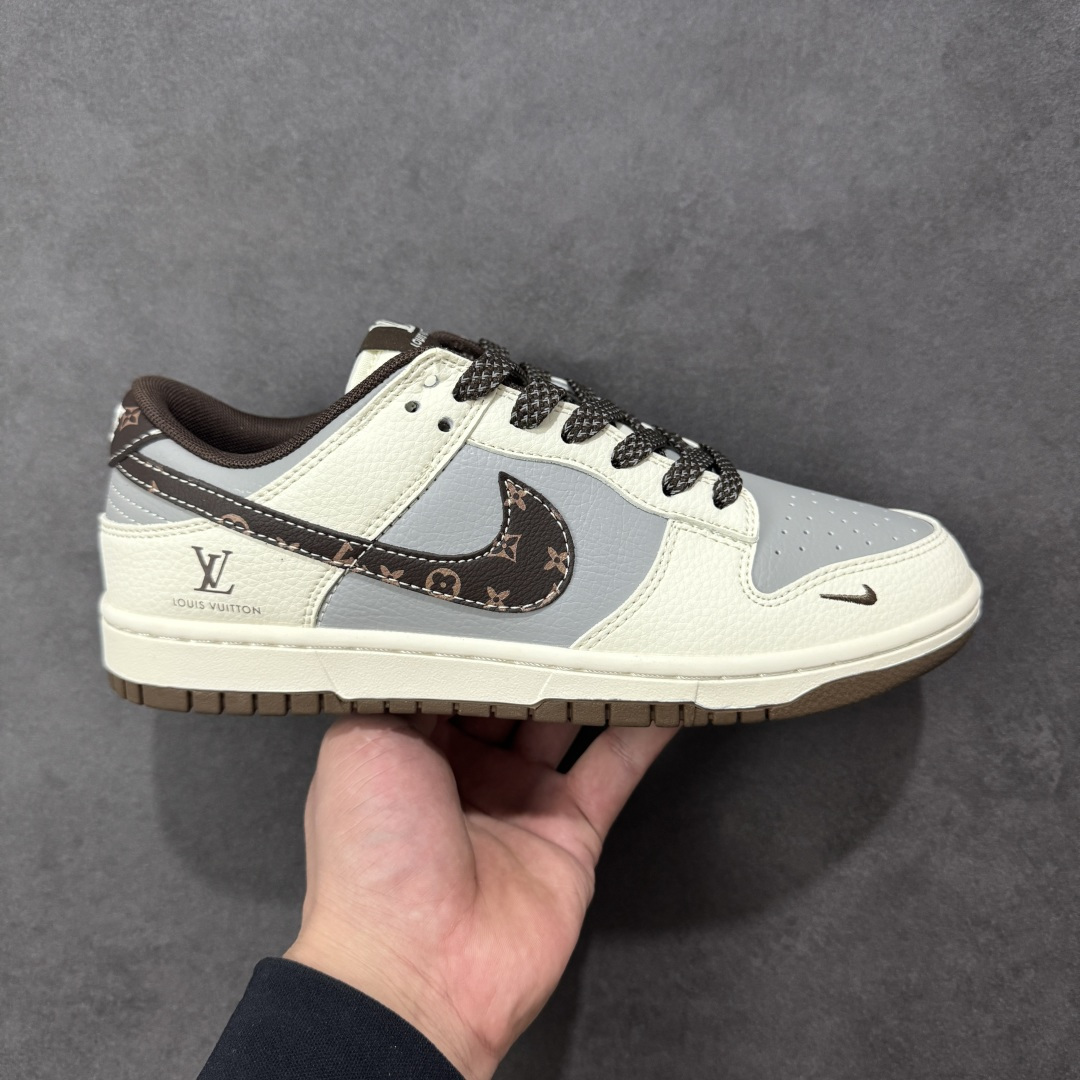 【定制版】Nike SB Dunk Low“LV联名——花棕勾” 周年高端定制 低帮休闲板鞋 定制鞋盒 大厂纯原品质出货 超高清洁度 皮料切割干净无任何毛边 细节完美 货号:XS6089-630 尺码:36 36.5 37.5 38 38.5 39 40 40.5 41 42 42.5 43 44 44.5 45 编码:HXSB330340-选品中心