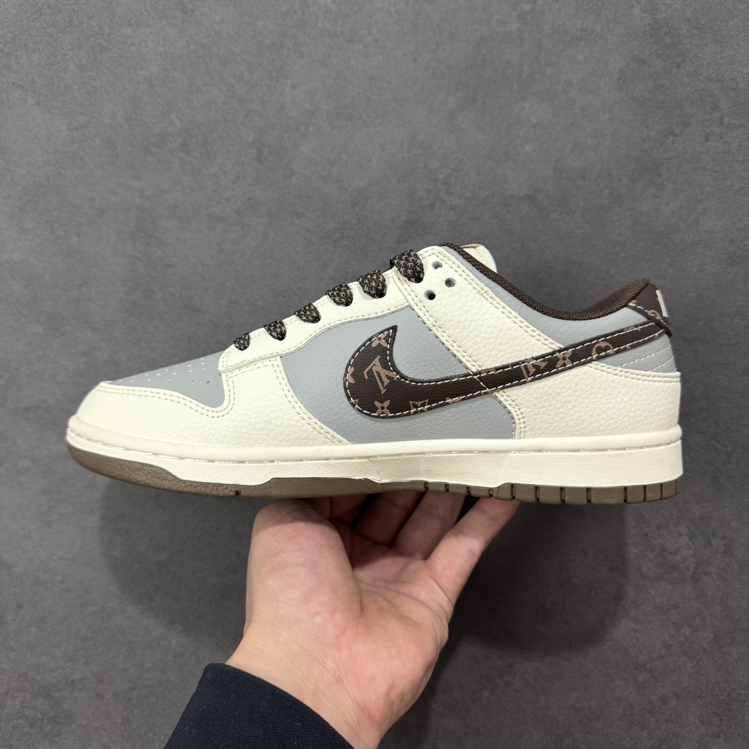 图片[2]-【定制版】Nike SB Dunk Low“LV联名——花棕勾” 周年高端定制 低帮休闲板鞋 定制鞋盒 大厂纯原品质出货 超高清洁度 皮料切割干净无任何毛边 细节完美 货号：XS6089-630 尺码：36 36.5 37.5 38 38.5 39 40 40.5 41 42 42.5 43 44 44.5 45 编码：HXSB330340-选品中心