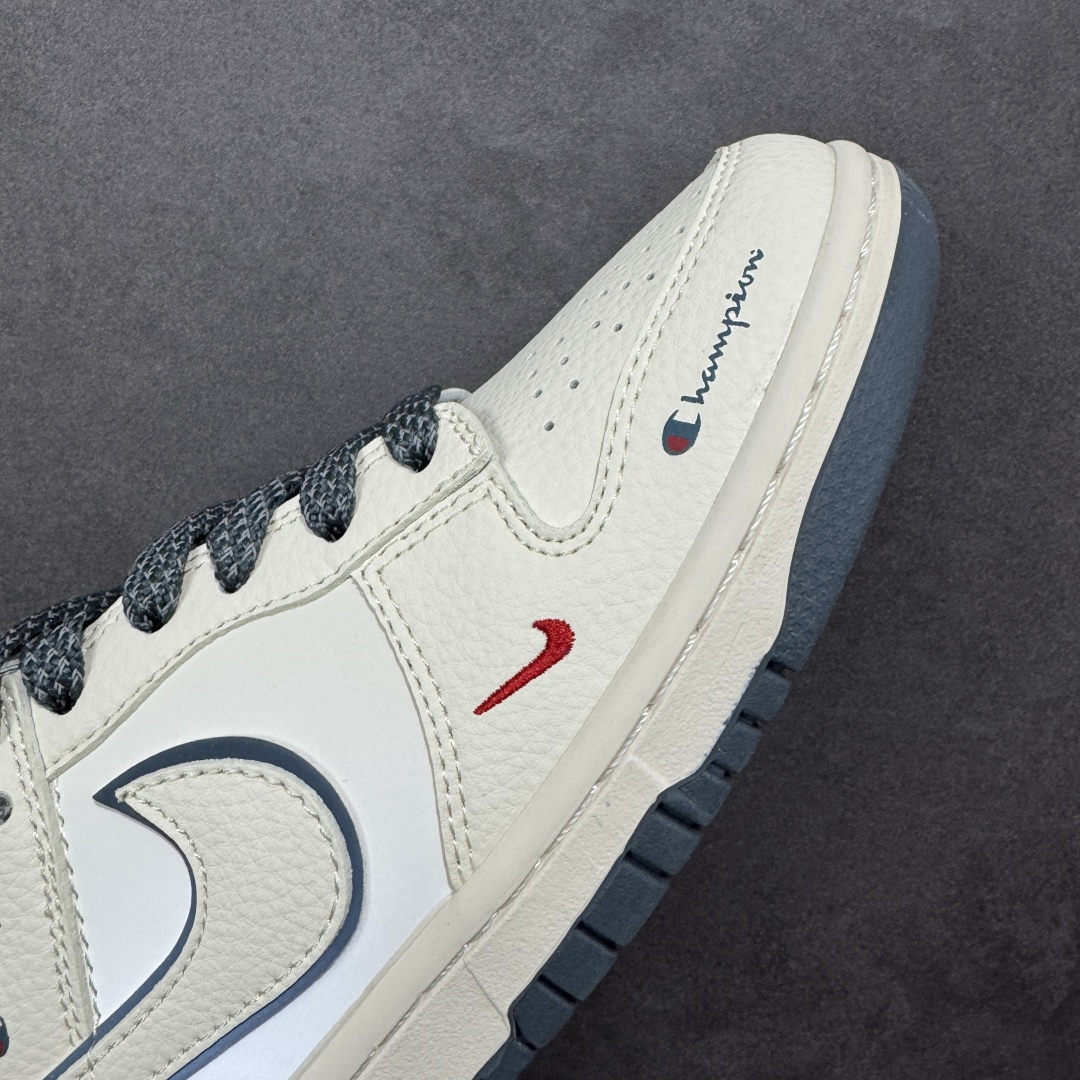 图片[5]-【定制版】Nike SB Dunk Low“ 冠军联名—午夜蓝” 周年高端定制 低帮休闲板鞋 定制鞋盒 大厂纯原品质出货 超高清洁度 皮料切割干净无任何毛边 细节完美 货号：JP1628-026 尺码：36 36.5 37.5 38 38.5 39 40 40.5 41 42 42.5 43 44 44.5 45 编码：HXSB330340-选品中心