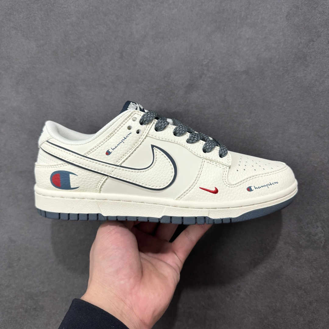 【定制版】Nike SB Dunk Low“ 冠军联名—午夜蓝” 周年高端定制 低帮休闲板鞋 定制鞋盒 大厂纯原品质出货 超高清洁度 皮料切割干净无任何毛边 细节完美 货号:JP1628-026 尺码:36 36.5 37.5 38 38.5 39 40 40.5 41 42 42.5 43 44 44.5 45 编码:HXSB330340-选品中心