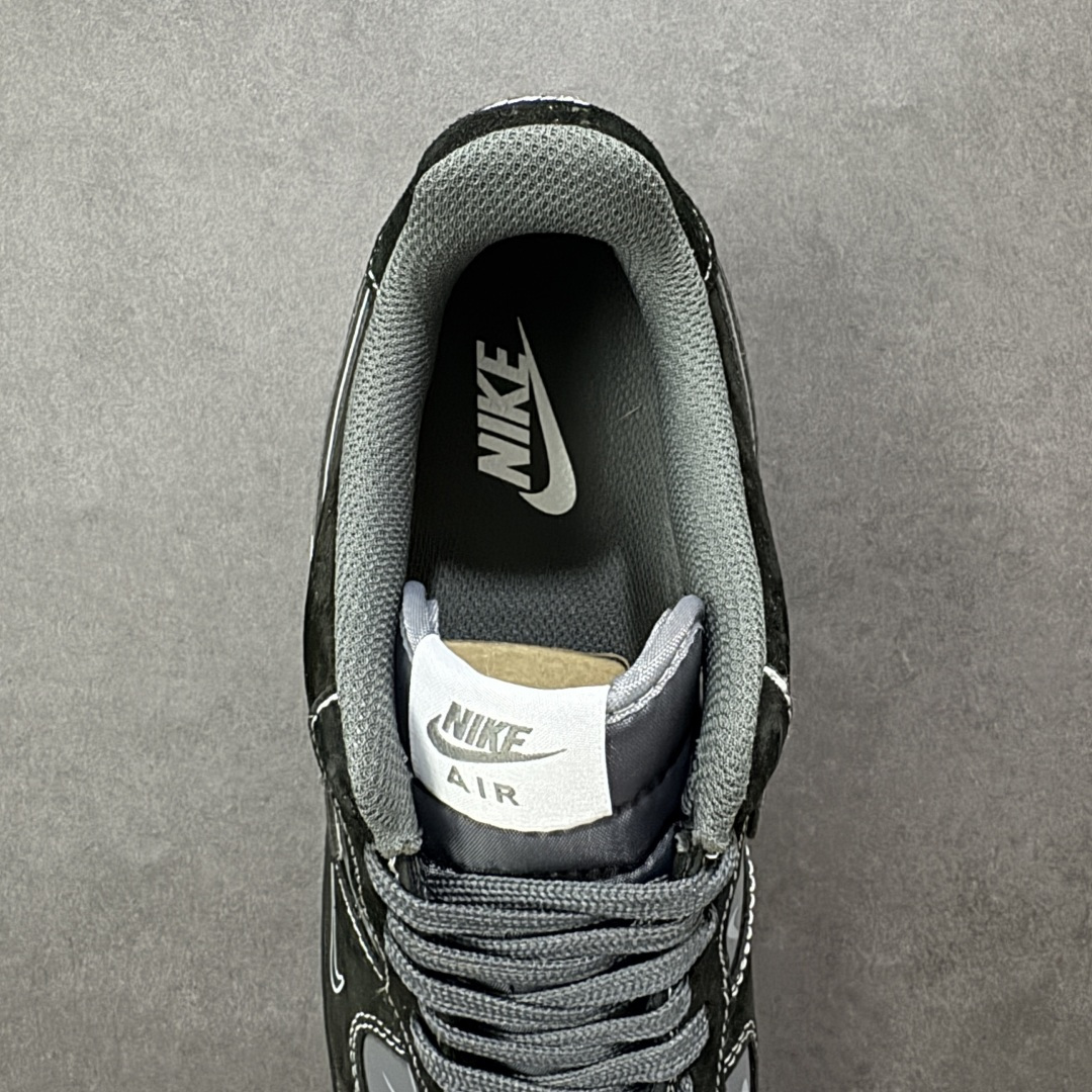 图片[7]-【定制版】NIke Air Force 1 \’07 Low “黑乱勾”空军一号 低帮 运动鞋 休闲鞋 折边针车 工艺难度大 原楦头原纸板 原装鞋盒 定制五金配件 内置全掌气垫 原厂鞋底 货号：DD8585-200 尺码：36 36.5 37.5 38 38.5 39 40 40.5 41 42 42.5 43 44 44.5 45 编码：HXSA310320-选品中心